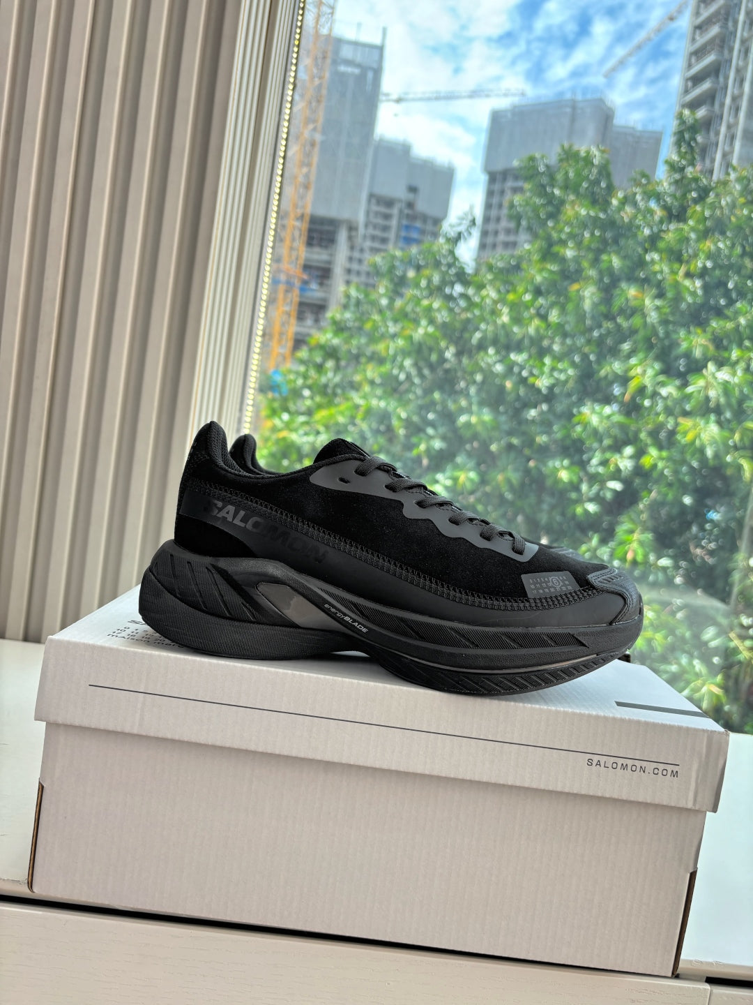 ALO 25S SALOMON SPECTUR SNEAKER IN BLACK FABRIC