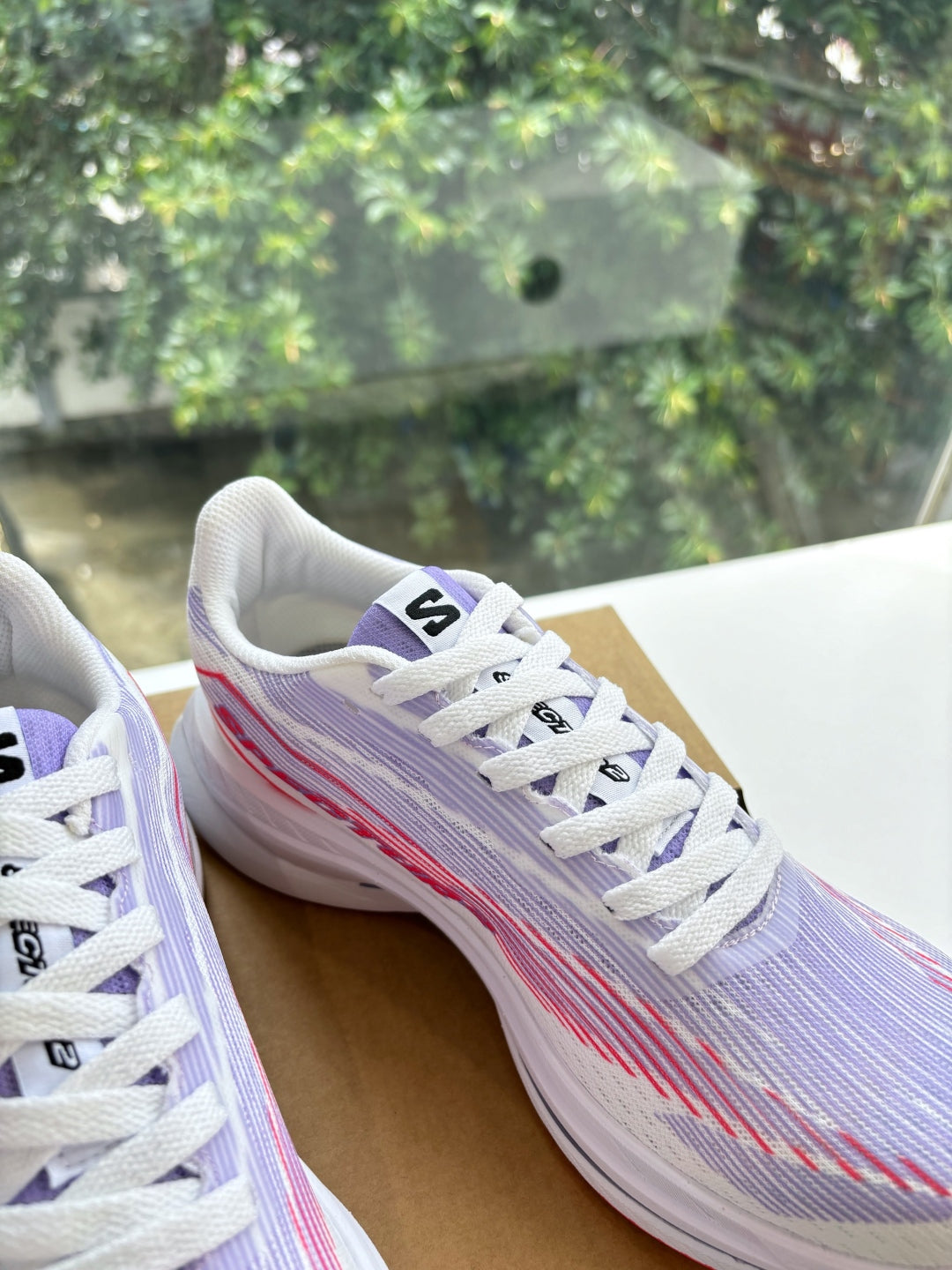 ALO 25S SALOMON SPECTUR SNEAKER IN PURPLE AND WHITE MESH FABRIC