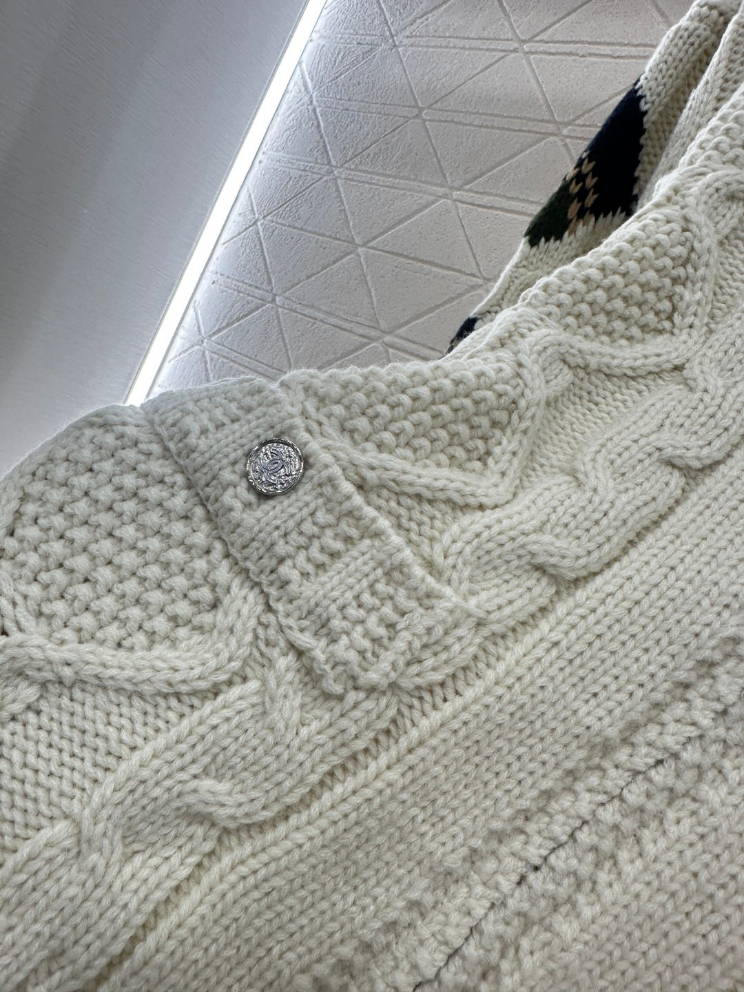 CHANEL 25S ZIPPERED CARDIGAN STYLE 115