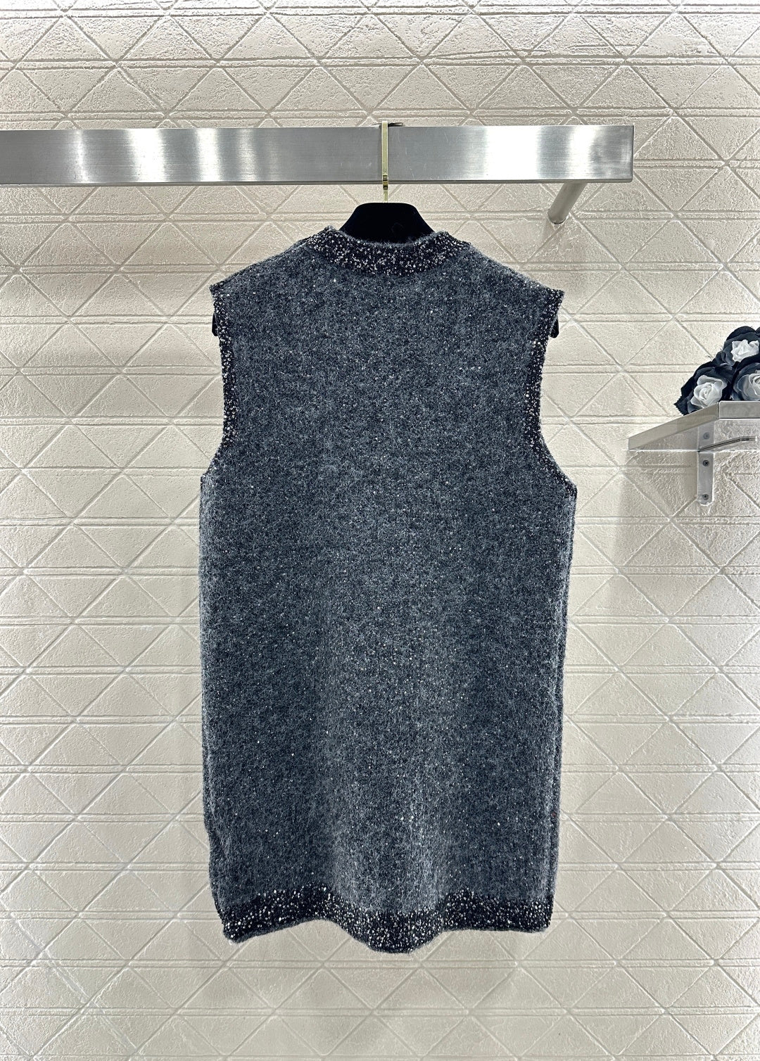 CHANEL 26S SLEEVELESS KNITTED SEQUIN BLAZER 664