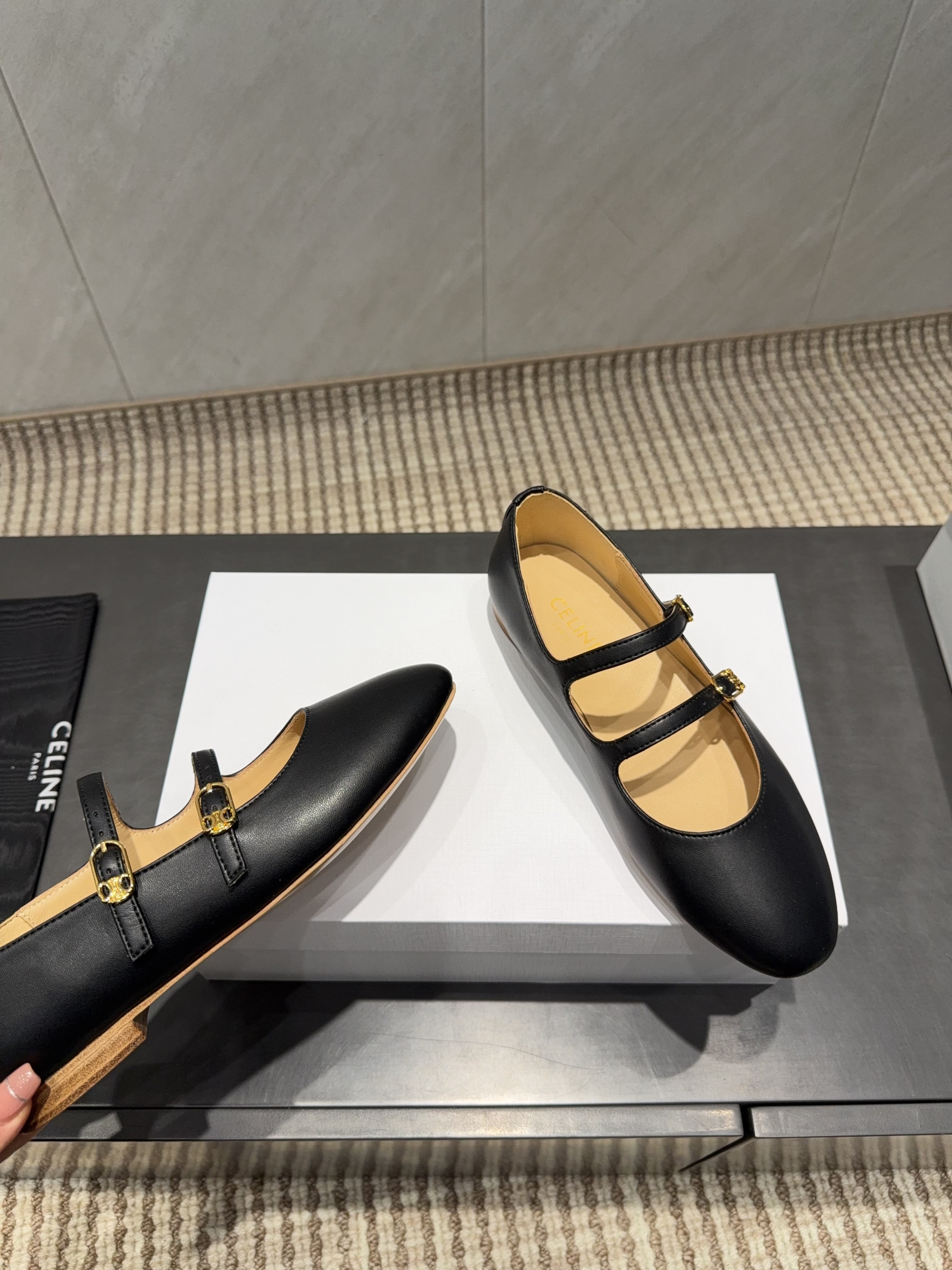 CELINE 26S BALLET FLATS IN BLACK CALFSKIN
