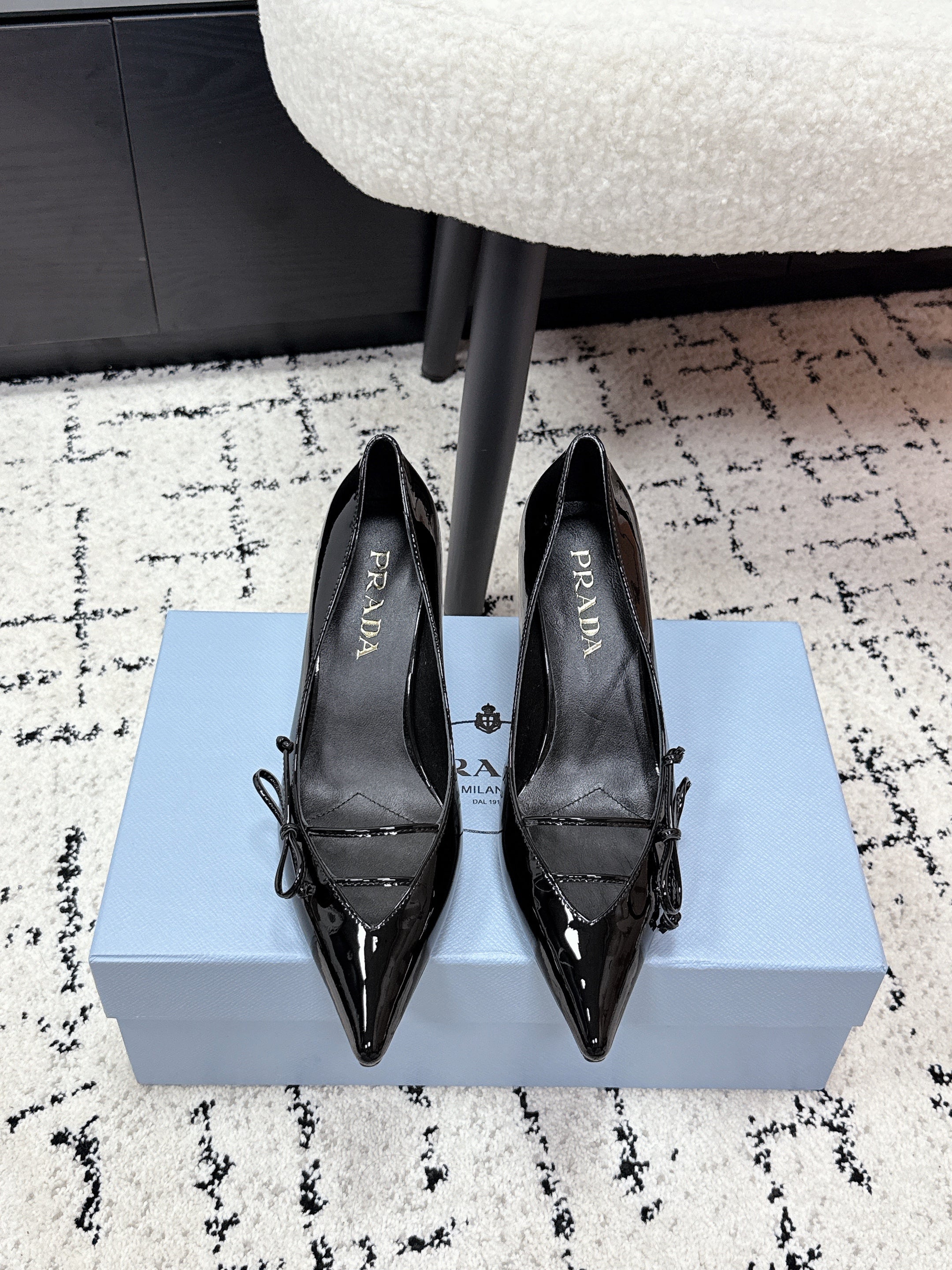 PRADA 26S POINTED-TOE HIGH HEELS 75MM IN BLACK PATENT CALFSKIN