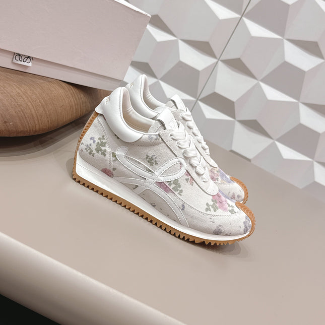 LOEWE 26S FLOW RUNNER SNEAKER IN WHITE FLORAL PATTERN SUEDE AND CALFSKIN