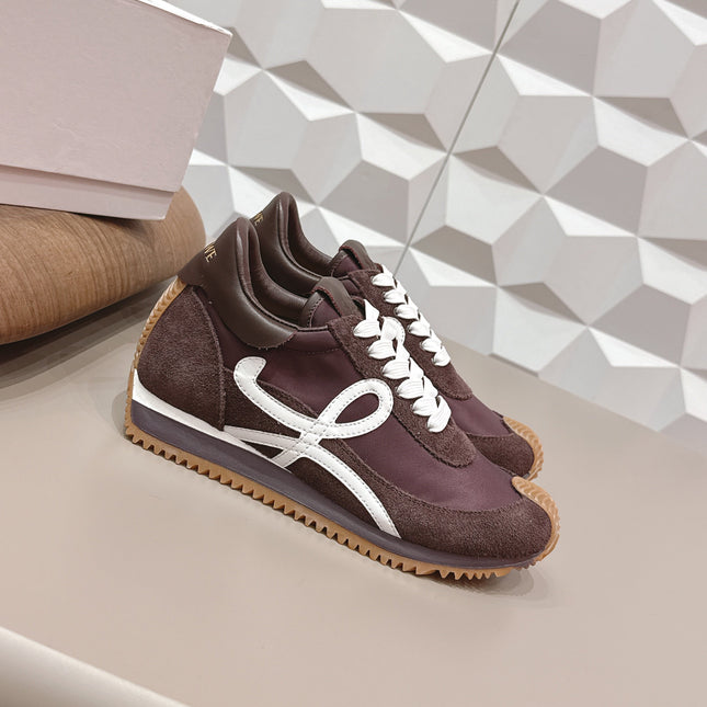 LOEWE 26S FLOW RUNNER SNEAKER IN DARK BROWN AND WHITE SUEDE AND CALFSKIN