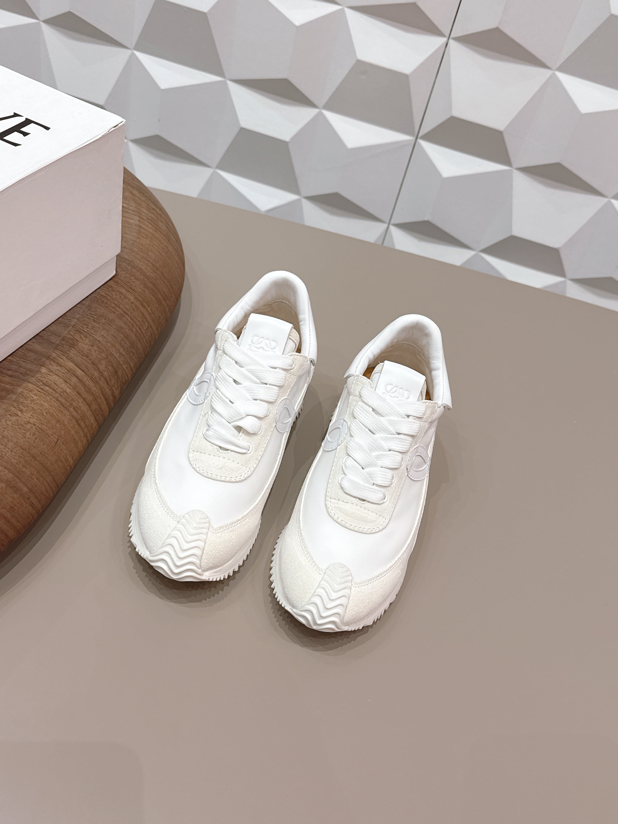 LOEWE 26S FLOW RUNNER SNEAKER IN WHITE SUEDE AND WHITE CALFSKIN