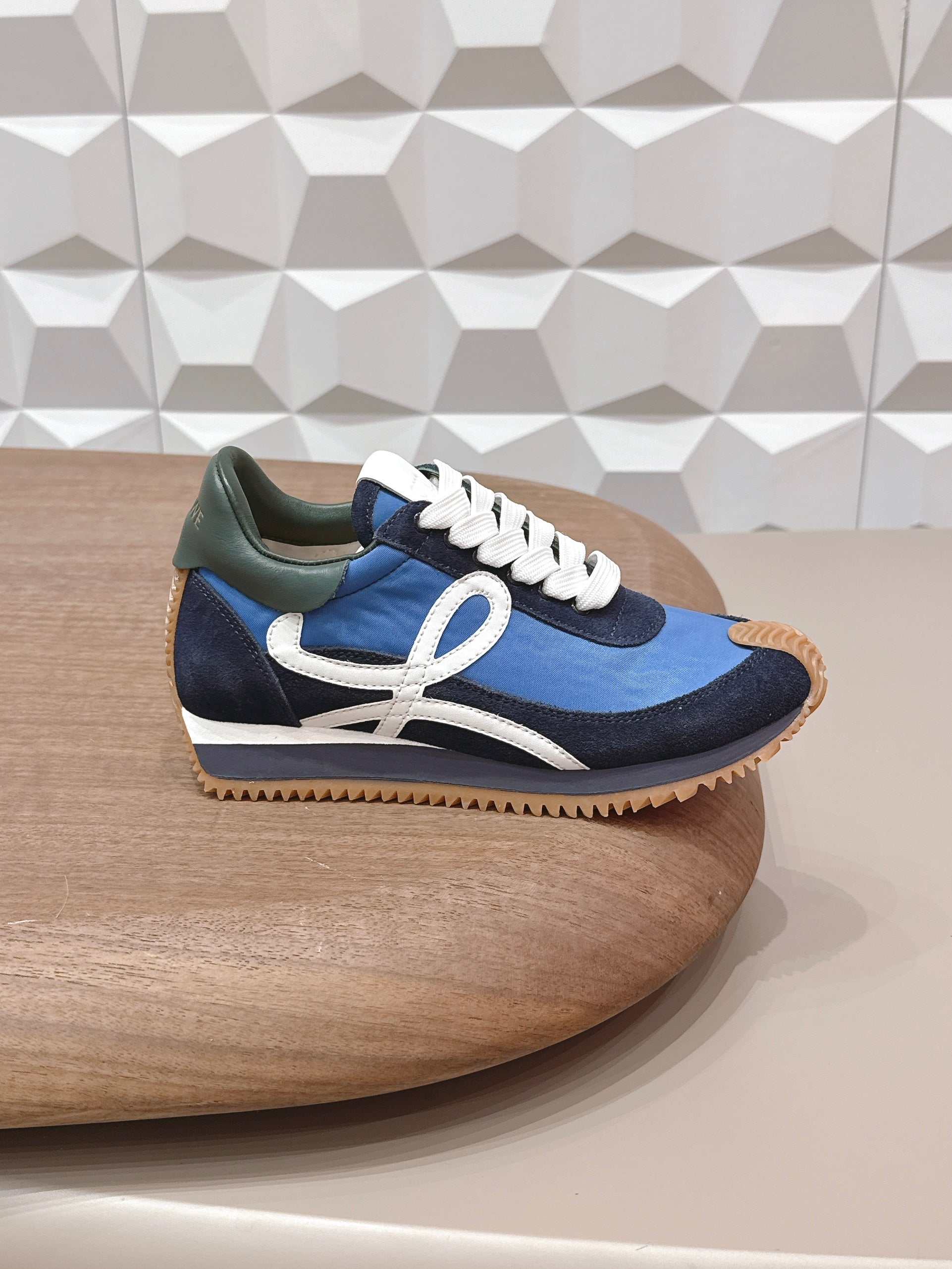 LOEWE 26S FLOW RUNNER SNEAKER IN NAVY AND BLUE SUEDE AND CALFSKIN