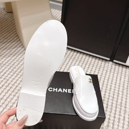 CHANEL 26S LOAFER MULES IN WHITE GLOSSY CALFSKIN