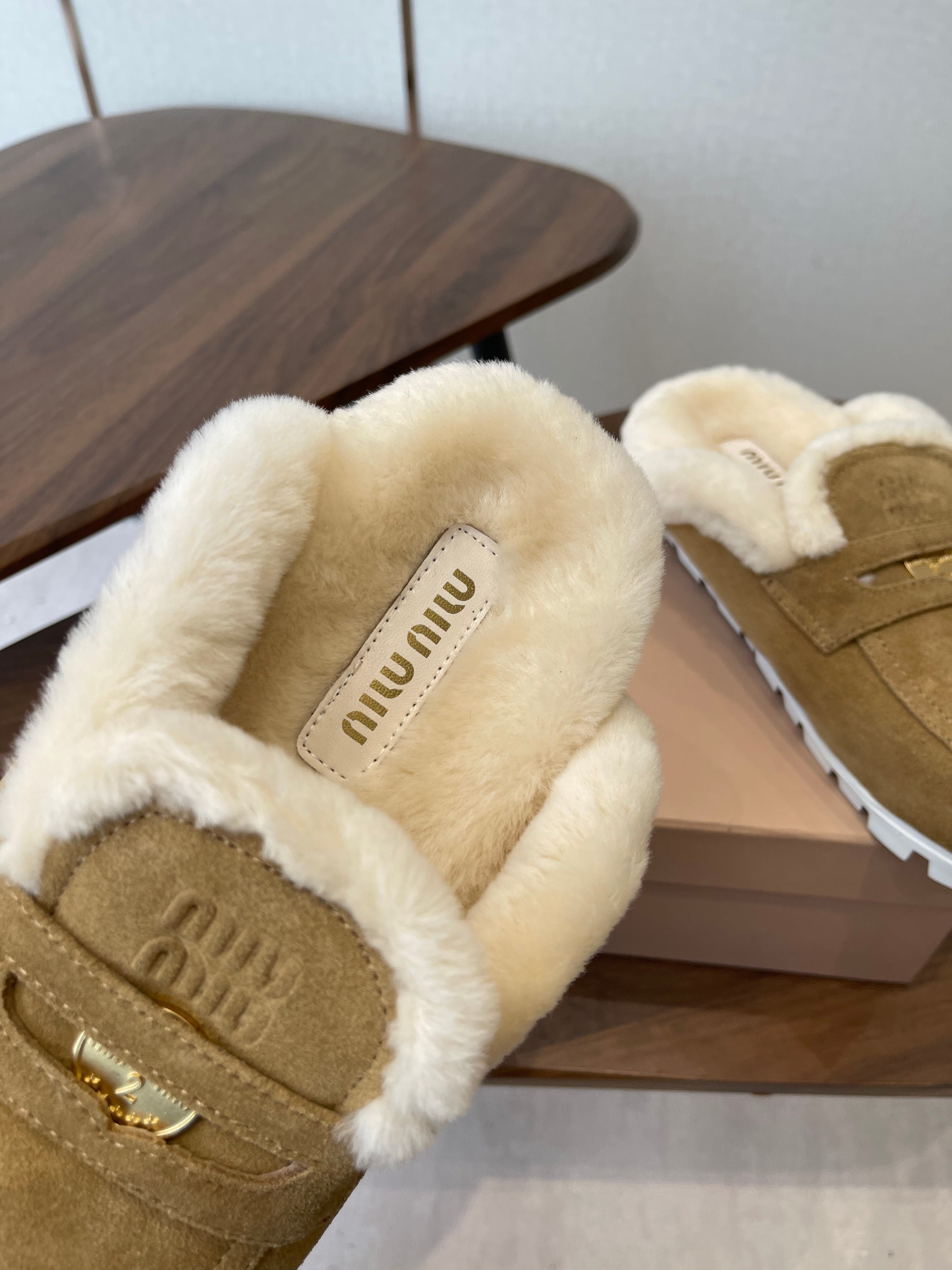 MIUMIU 25S MULES SLIPPERS SHEEPWOOL IN BROWN SUEDE