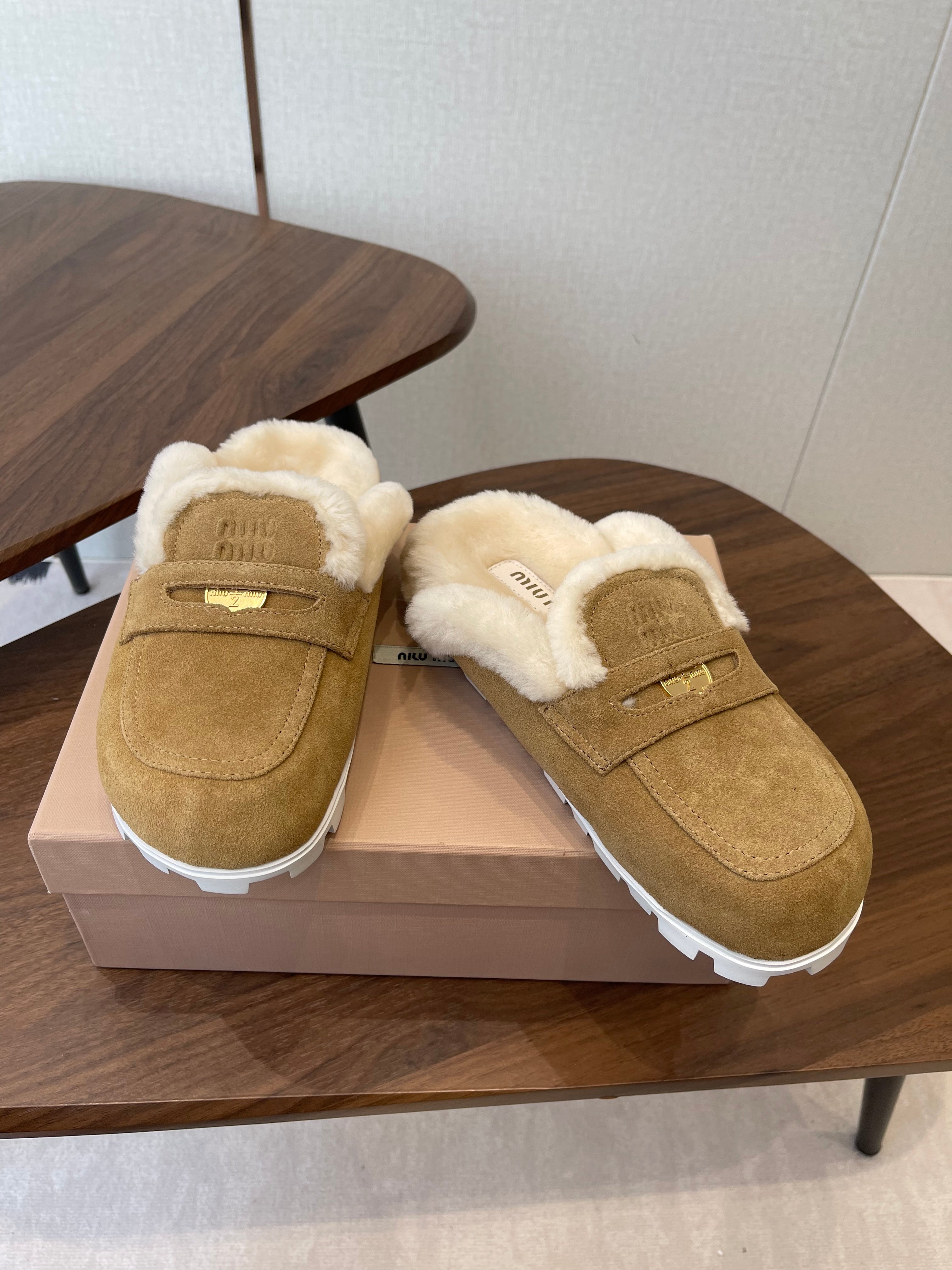 MIUMIU 25S MULES SLIPPERS SHEEPWOOL IN BROWN SUEDE