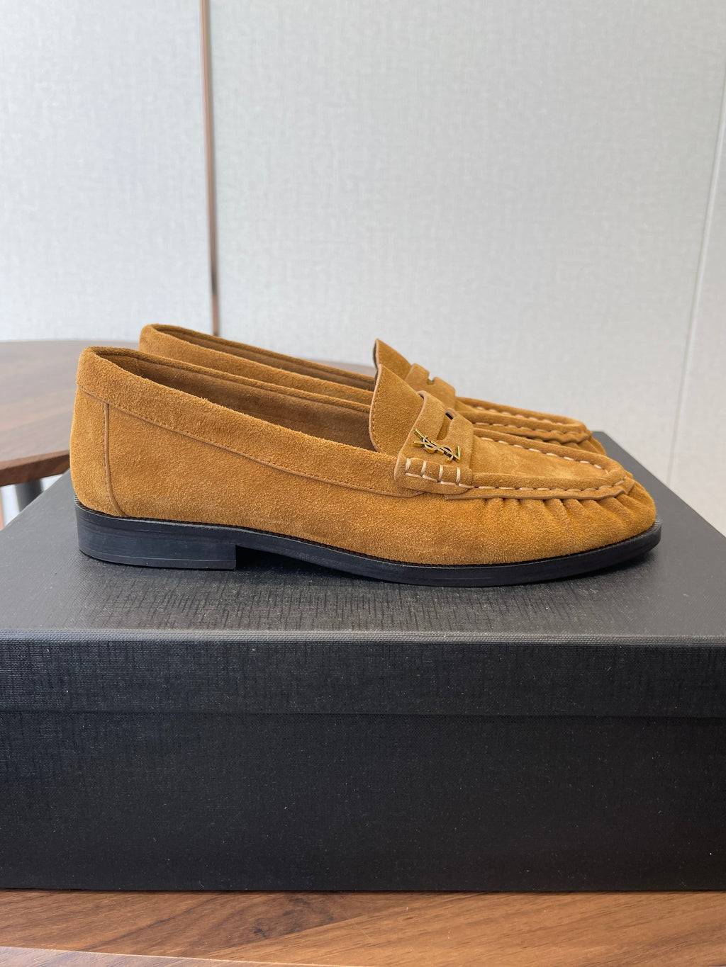 YSL 26S LOAFER IN CAMEL BROWN SUEDE