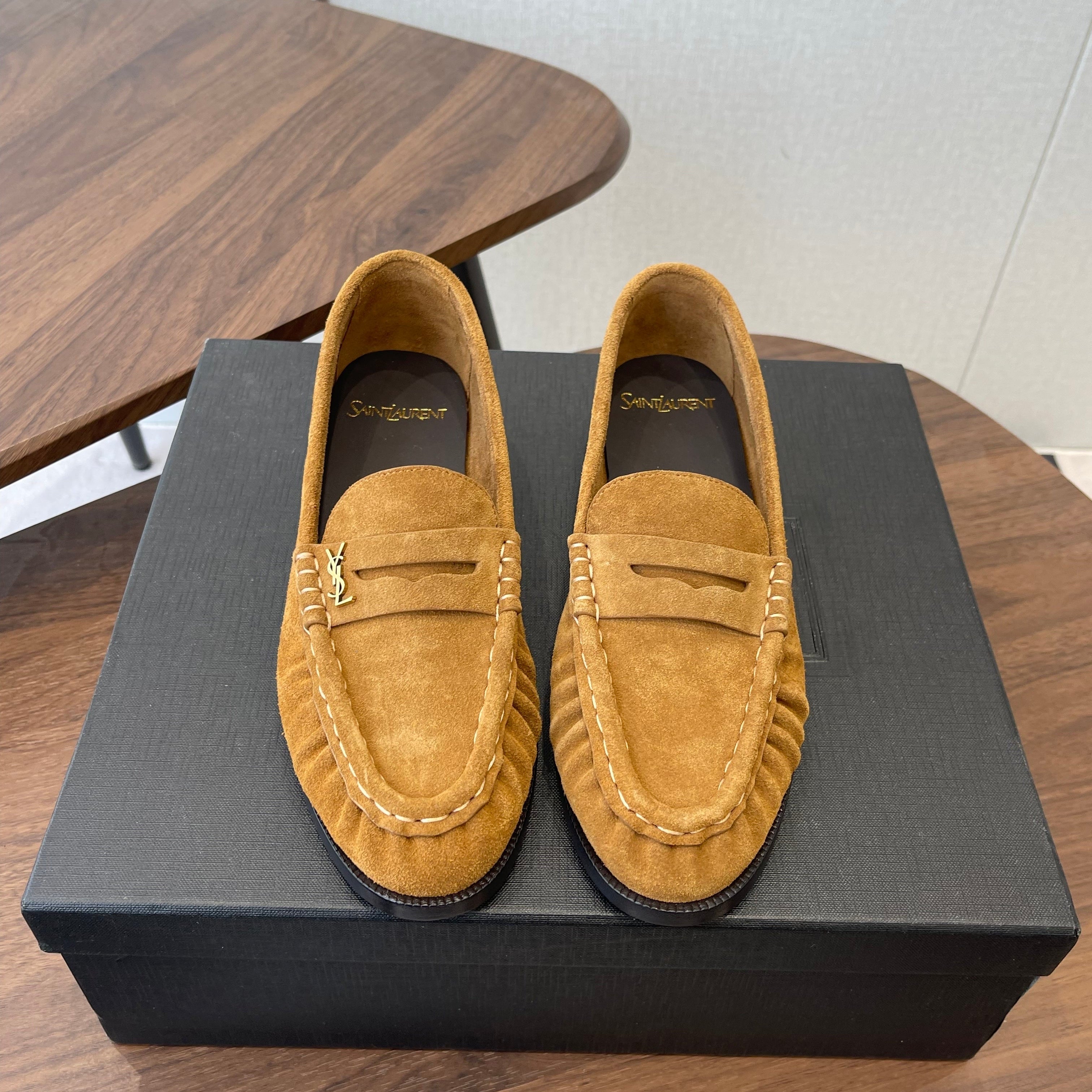 YSL 26S LOAFER IN CAMEL BROWN SUEDE