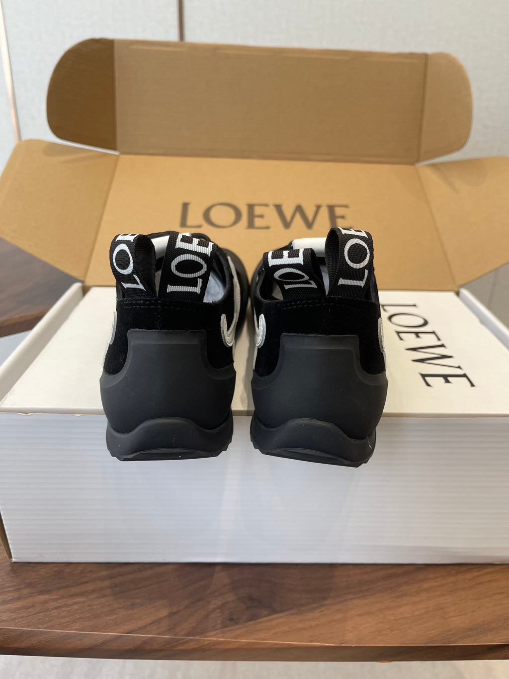 LOEWE 26S FLOW RUNNER SNEAKER 20MM IN BLACK SUEDE
