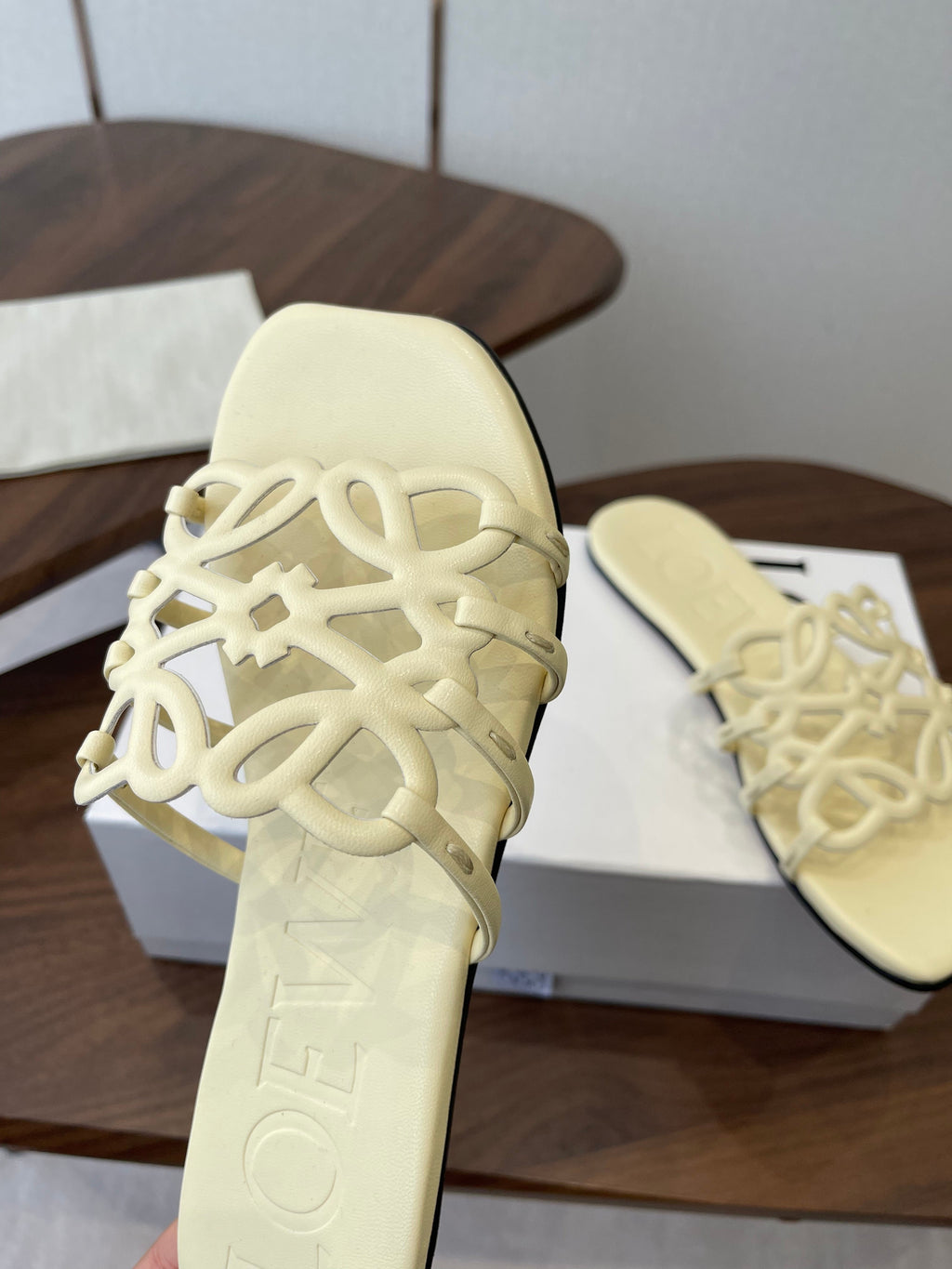 LOEWE 26S FLAT SANDALS IN LIGHT YELLOW CALFSKIN