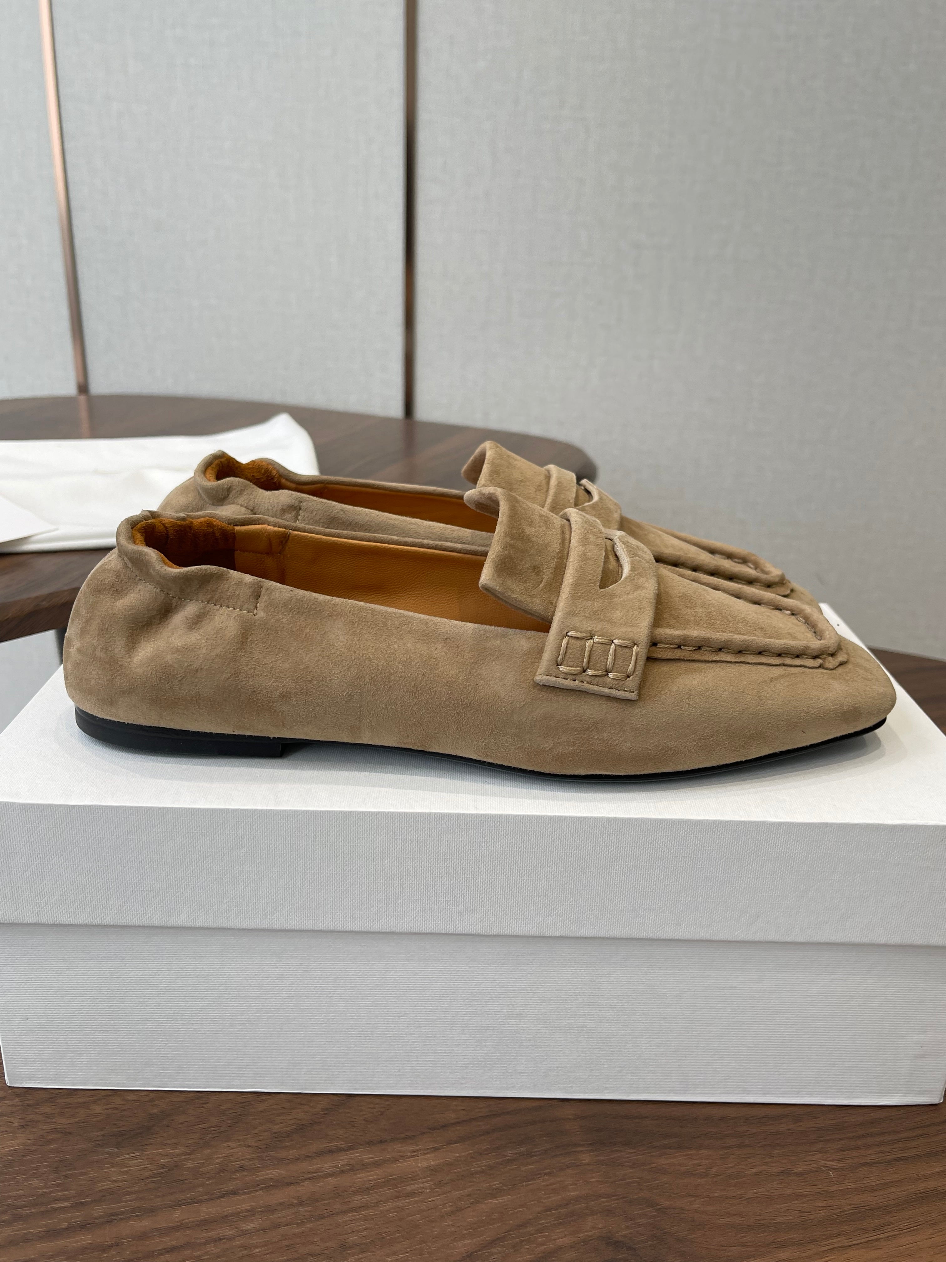 THE ROW 26S SQUARE TOE LOAFERS IN BEIGE SUEDE