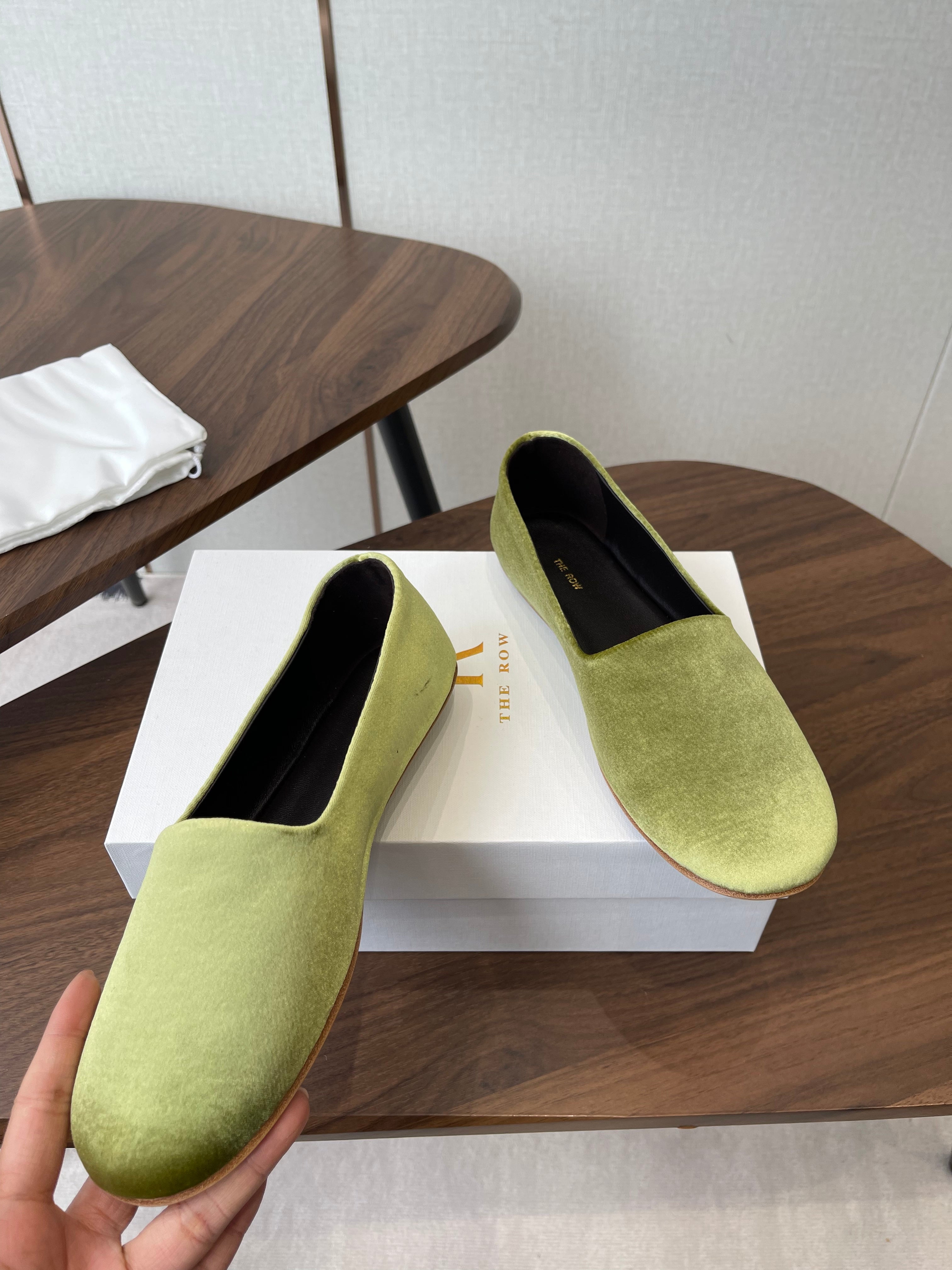 THE ROW 26S BALLET FLATS IN LIGHT OLIVE GREEN VELVET