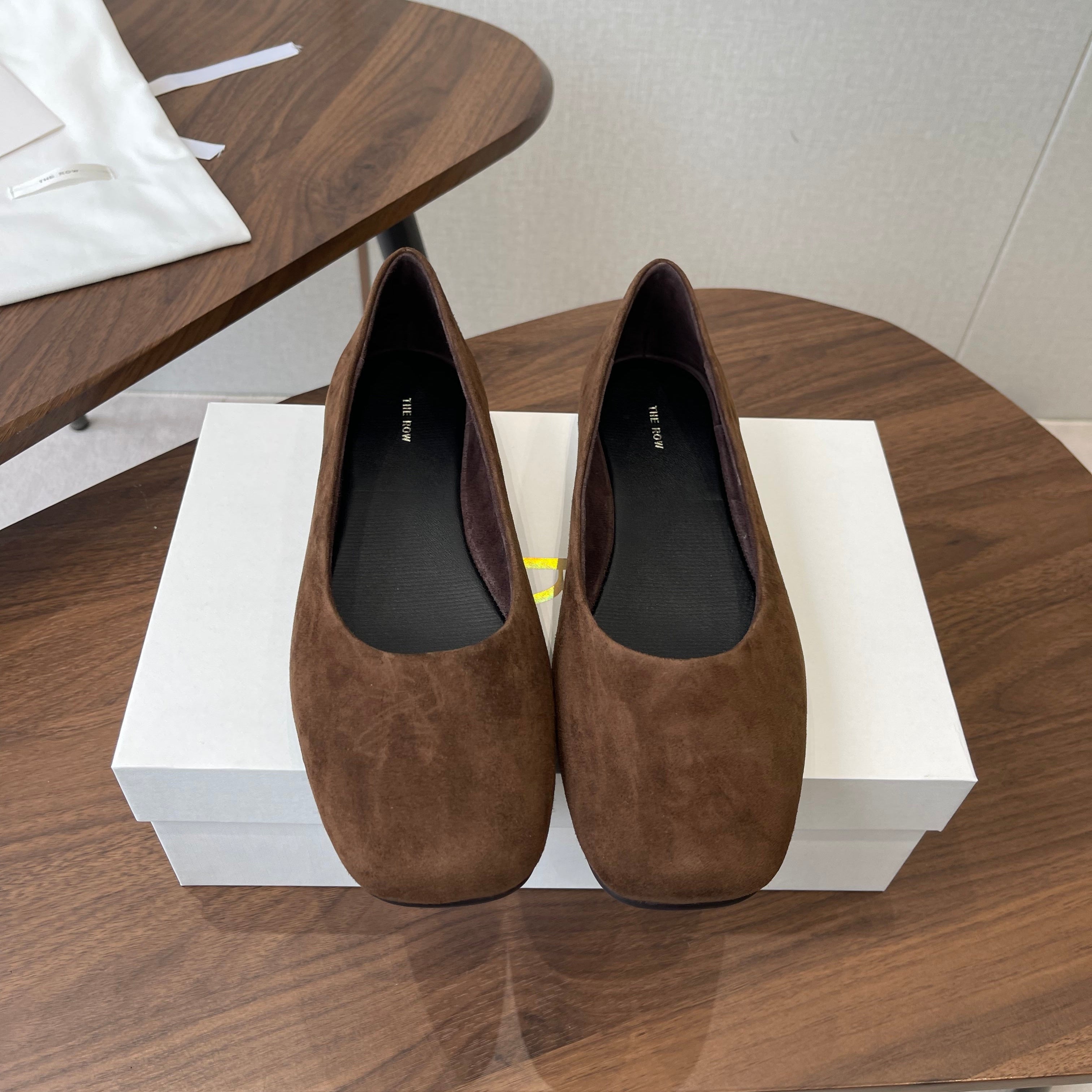 THE ROW 26S FLATS IN DARK BROWN SUEDE