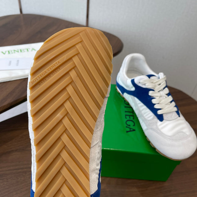 BOTTEGA VENETA 26S ORBIT FLASH SNEAKERS IN WHITE AND BLUE SUEDE