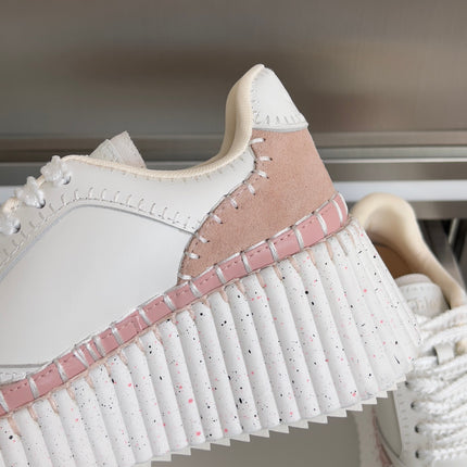 CHLOÉ 26S WEDGE SNEAKERS 70 MM IN WHITE CALFSKIN AND LIGHT PINK SUEDE