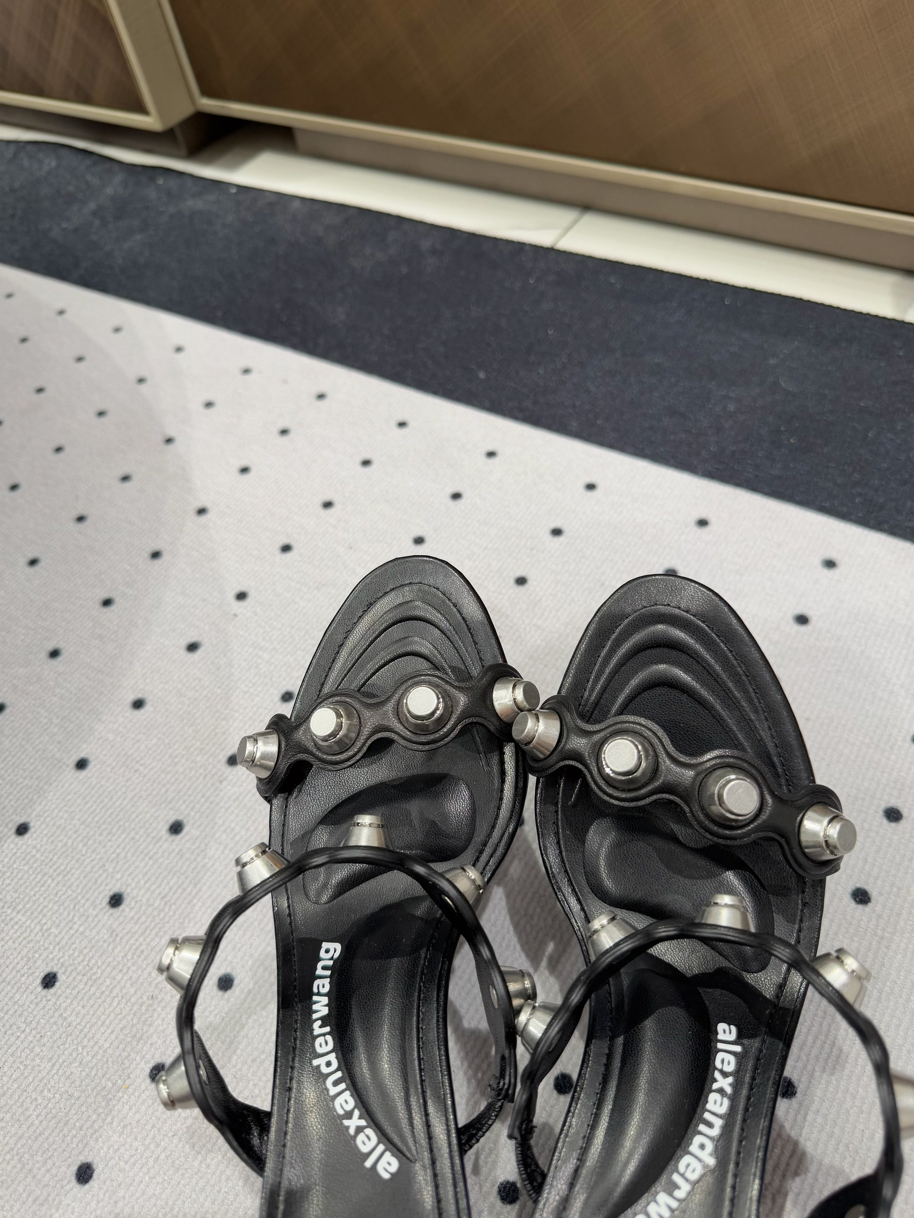 RIOT 80 MM SANDAL IN BLACK LAMBSKIN
