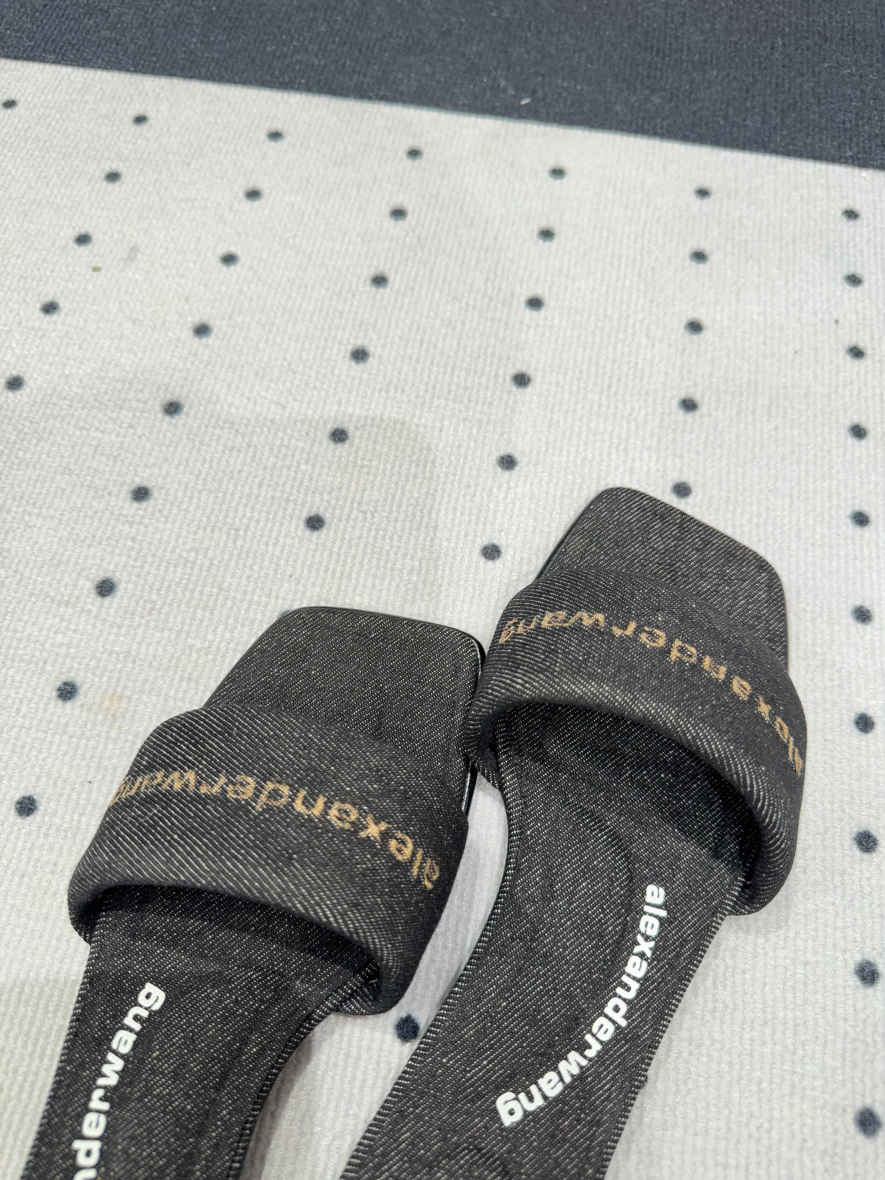 VY POOL SANDAL IN BLACK DENIM