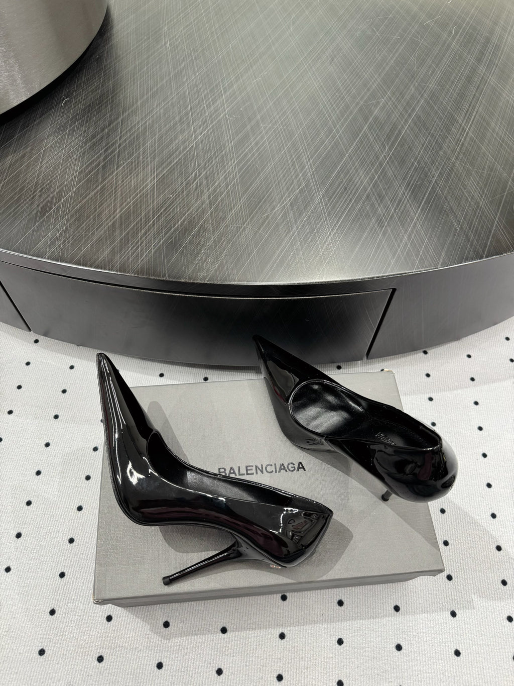 AVENUE 105MM PUMP IN BLACK PATENT CALFSKIN