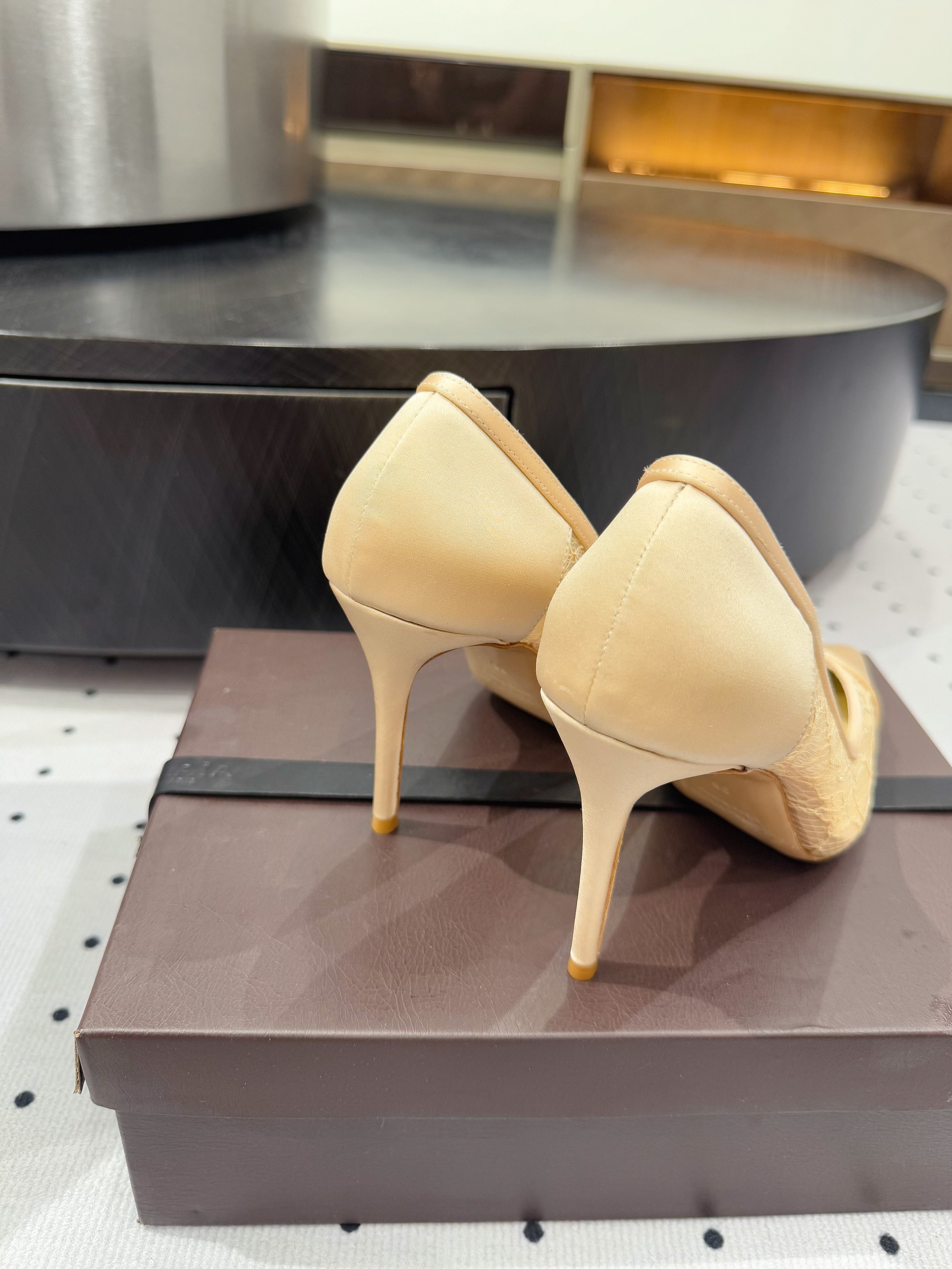 POINTED-TOE HIGH PUMPS 95MM IN YELLOW MESH AND SILK