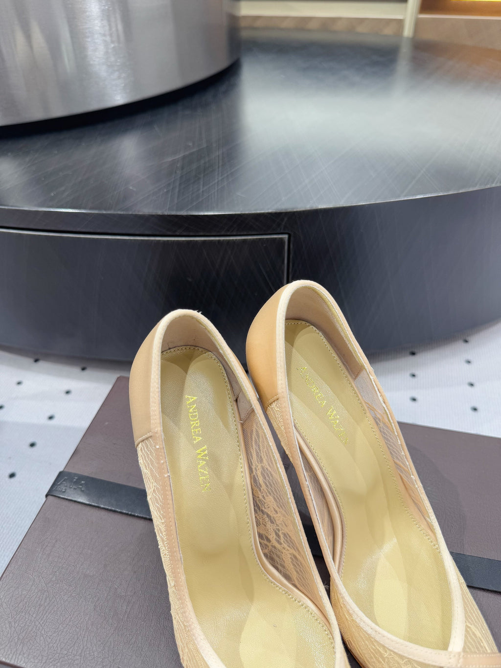 POINTED-TOE HIGH PUMPS 95MM IN YELLOW MESH AND SILK