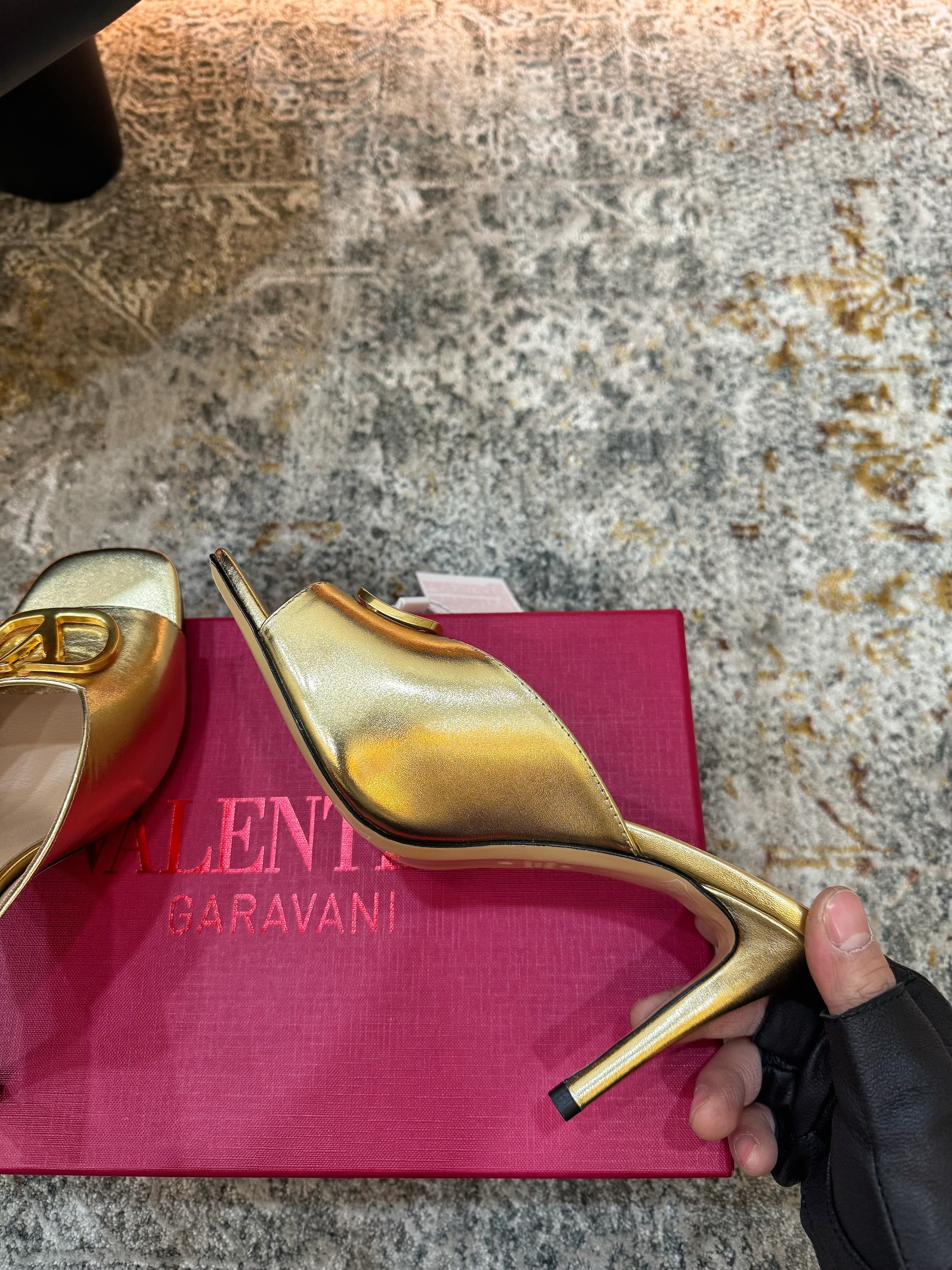 VALENTINO 26S HIGH HEEL SANDALS 105 MM IN METALLIC GOLD CALFSKIN