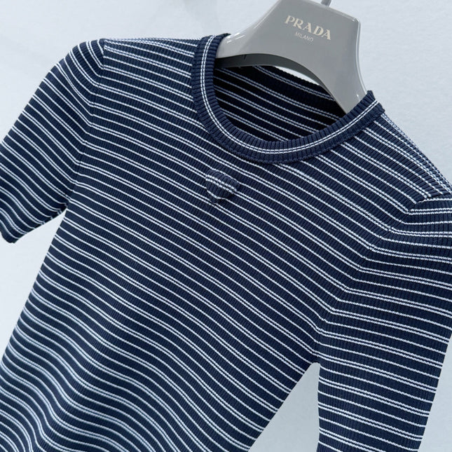 PRADA 26S SHORT SLEEVED KNIT T-SHIRT 810