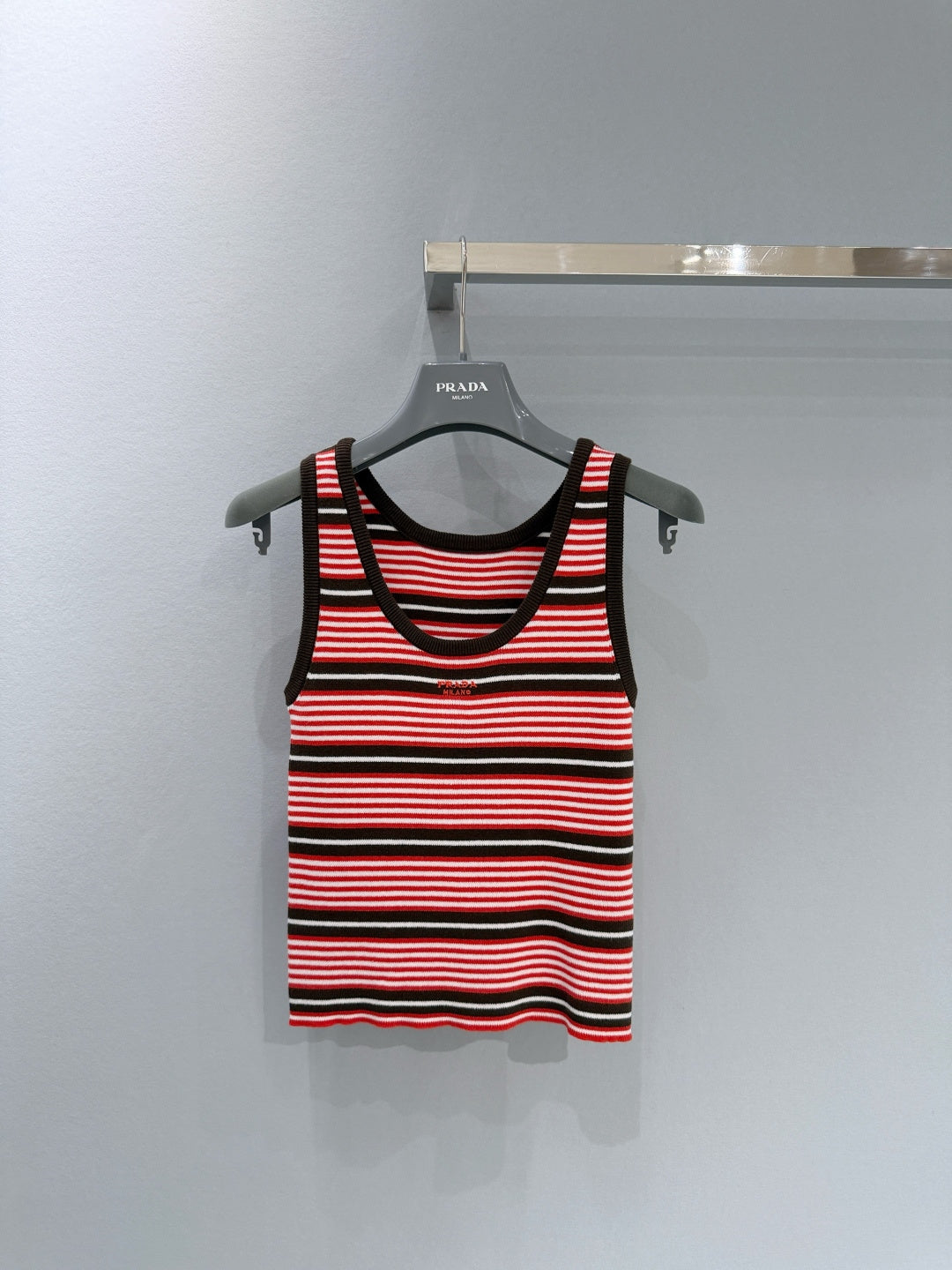PRADA 26S SLEEVELESS SWEATER STYLE 822