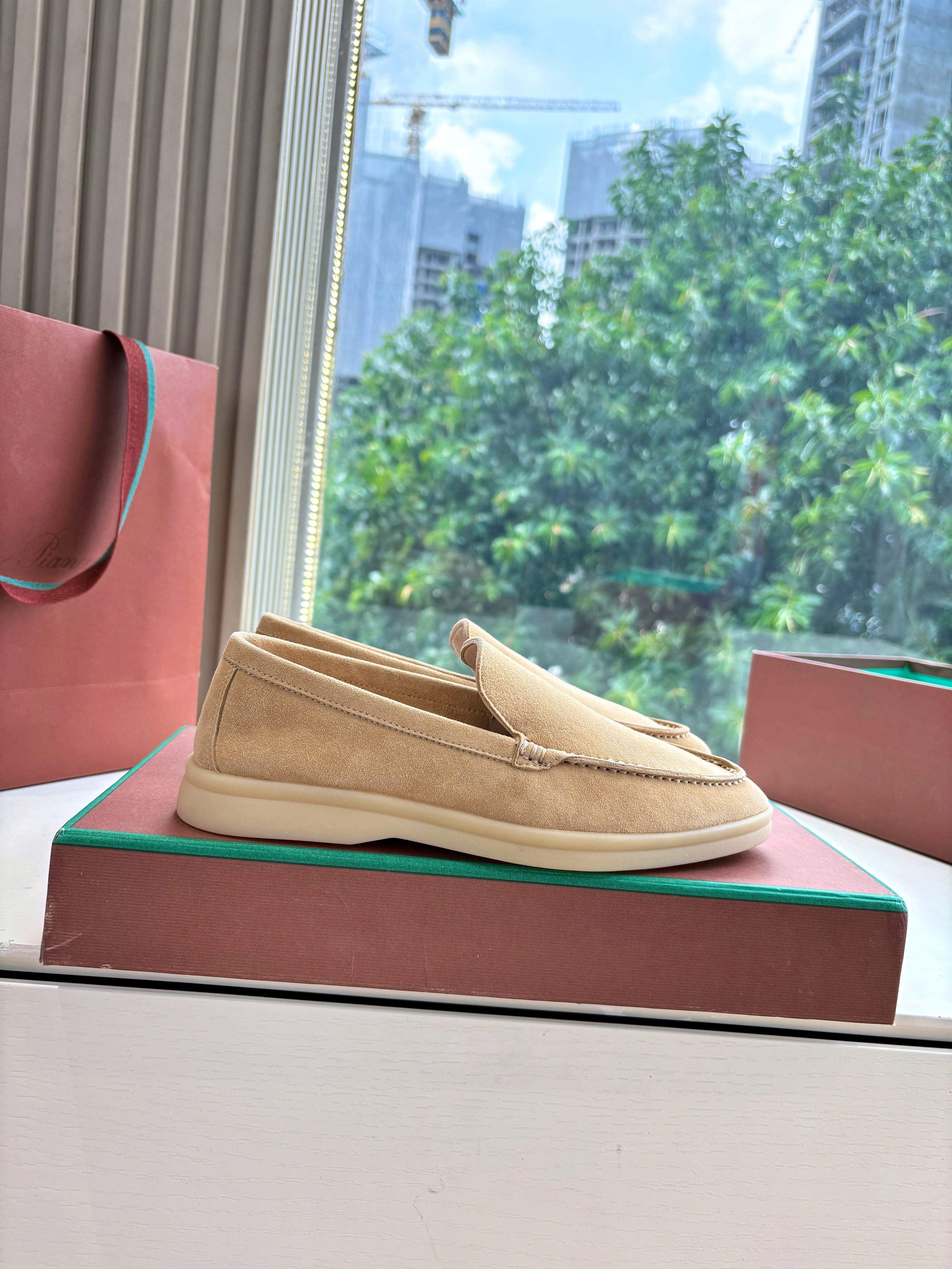 LP LOAFERS 25S IN WARM BEIGE CASHMERE