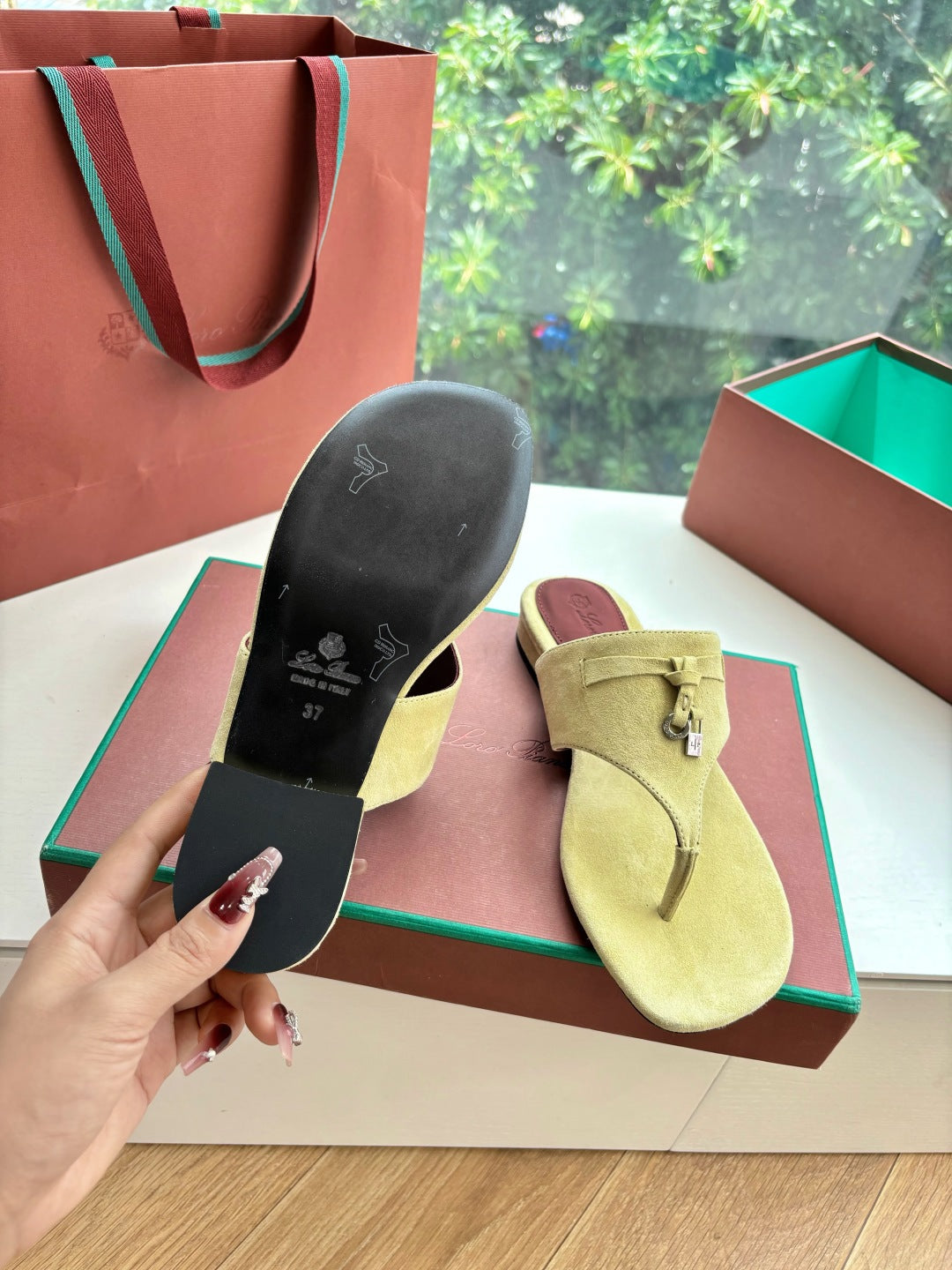 LP THONG SANDALS 25S IN PASTEL YELLOW SUEDE