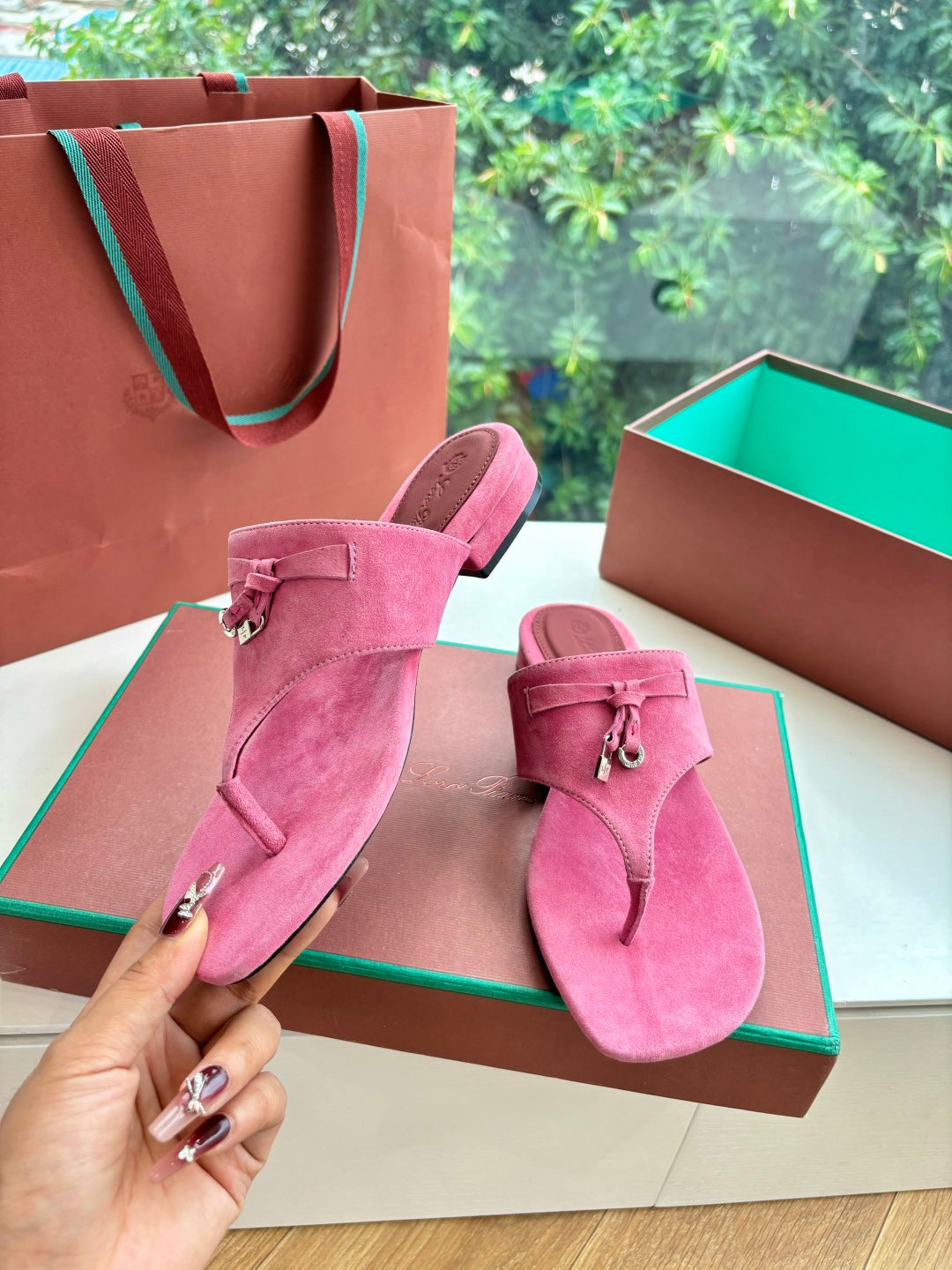 LP THONG SANDALS 25S IN PINK SUEDE