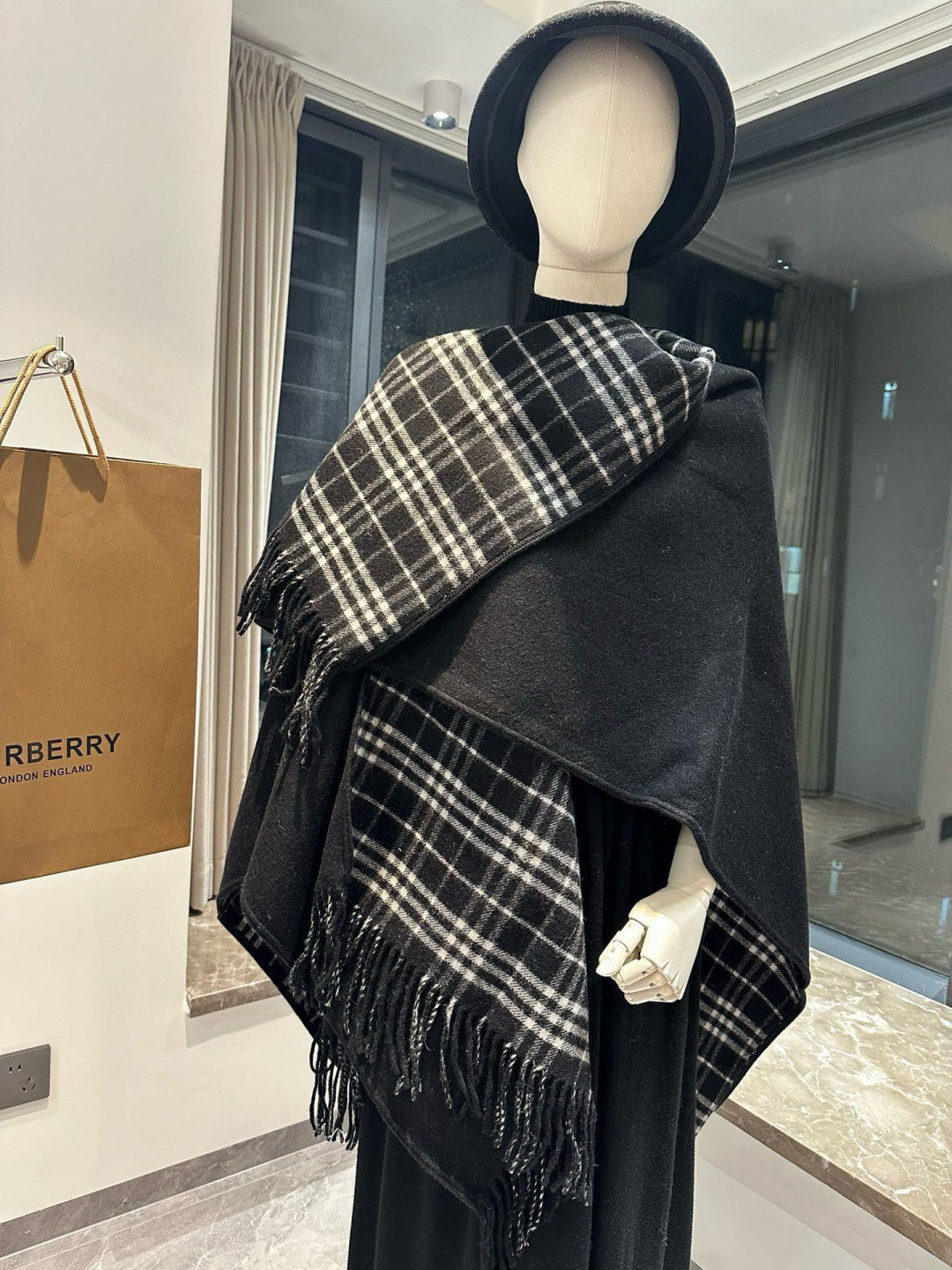 BURBERRY 25S SCARF 150 CM IN CASHMERE 938108