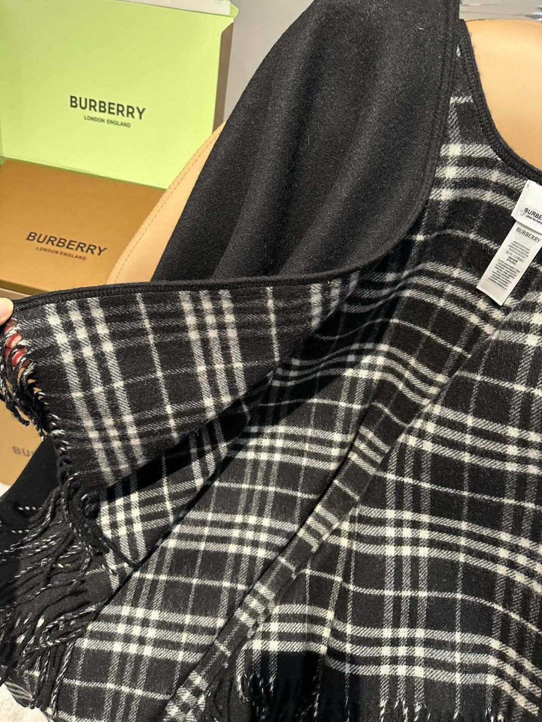 BURBERRY 25S SCARF 150 CM IN CASHMERE 938108