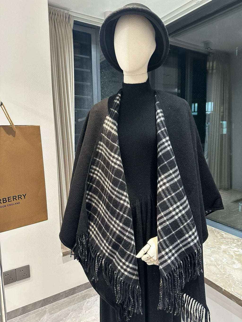 BURBERRY 25S SCARF 150 CM IN CASHMERE 938108