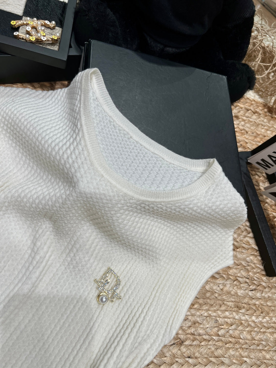 DIOR 26S SLEEVELESS SWEATER 1191