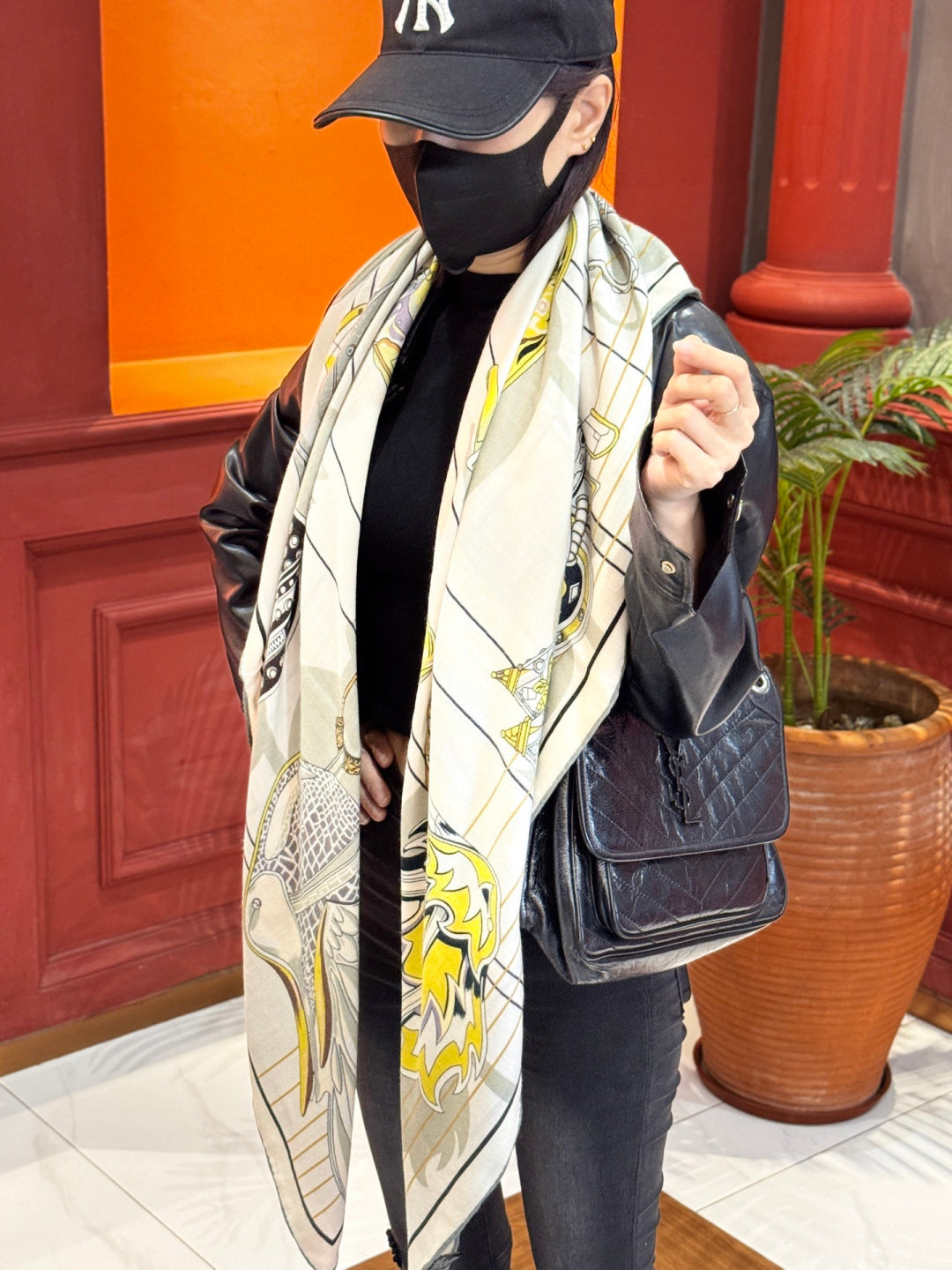 HERMES 25S SCARF 140 IN SILK CASHMERE 989483