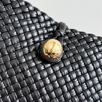 BOTTEGA VENETA 25S TOSCA BAG 19 IN BLACK CALFSKIN GOLD HARDWARE