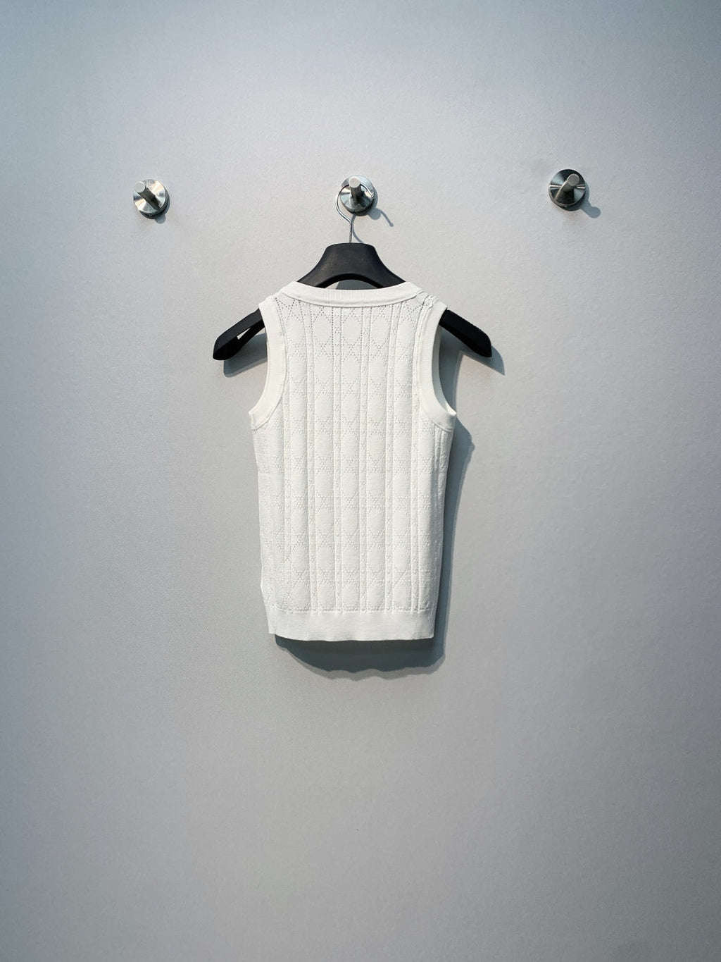 DIOR 26S SLEEVELESS SWEATER 1214