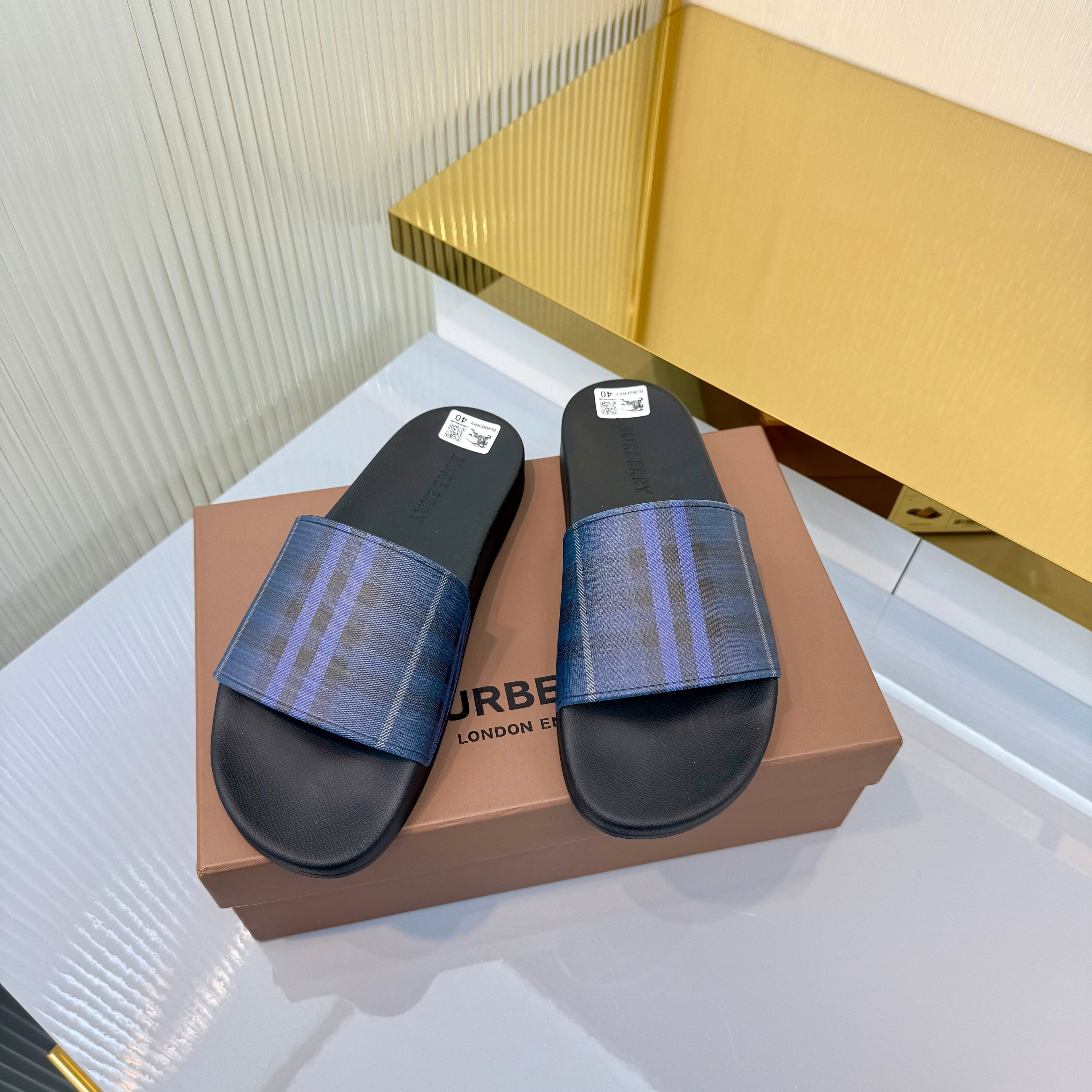 BURBERRY 26S SLIDES SANDAL IN BLUE CALFSKIN