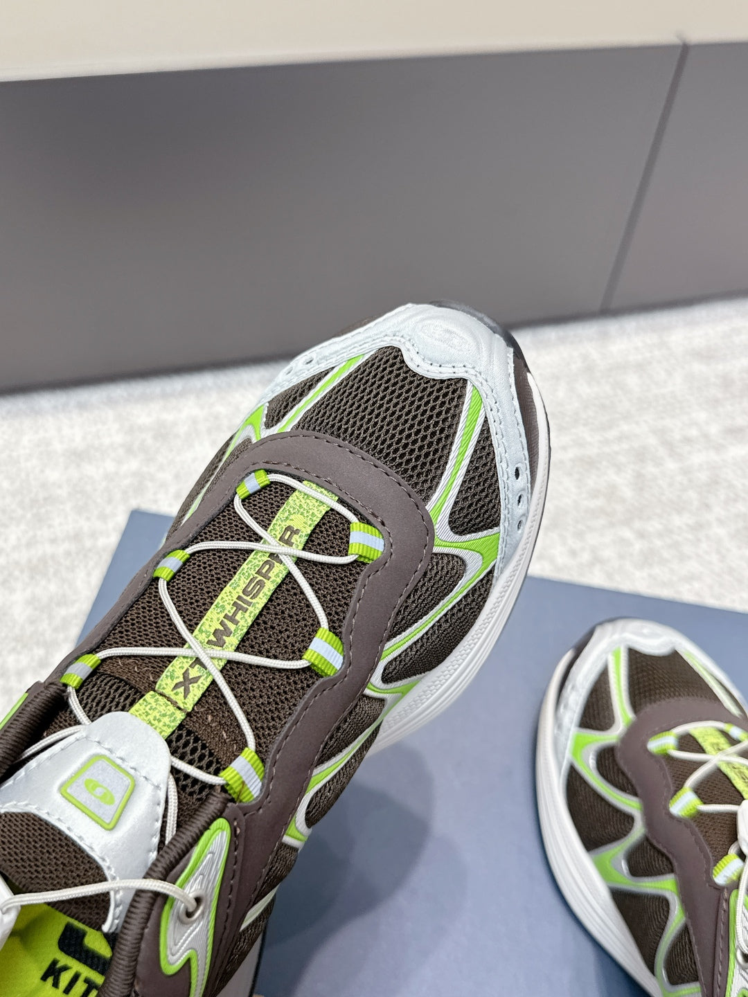 ALO 25S SALOMON XT WHISPER 40 MM IN BLACK AND GREEN MESH FABRIC
