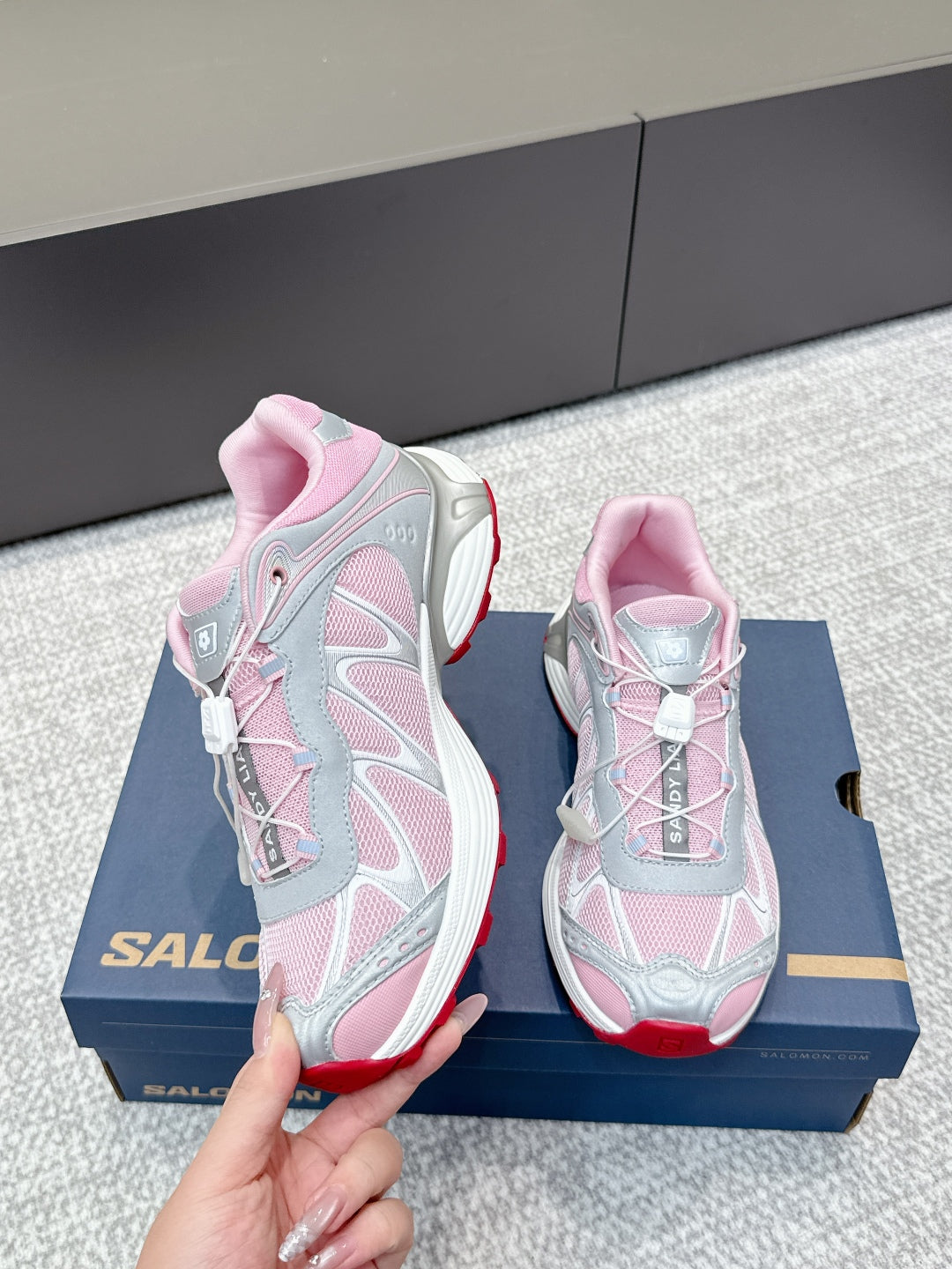 ALO 25S SALOMON XT WHISPER 40 MM IN LIGHT PINK MESH FABRIC AND GREY LAMBSKIN