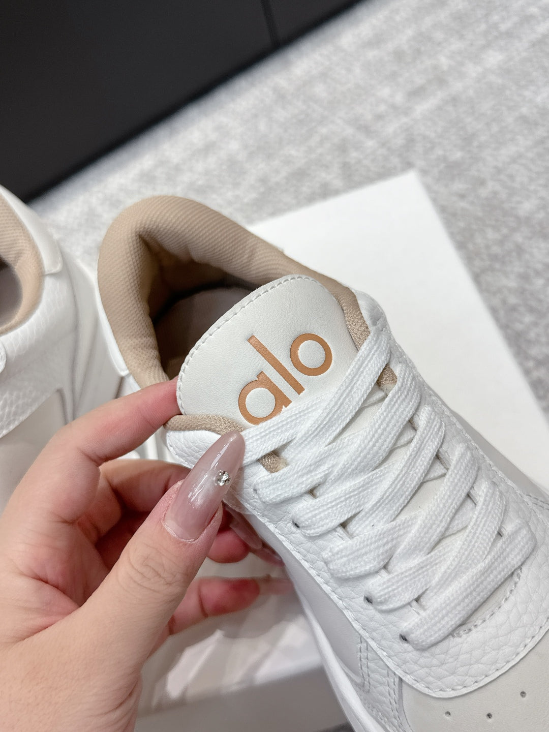 ALO 25S SNEAKER IN WHITE LAMBSKIN