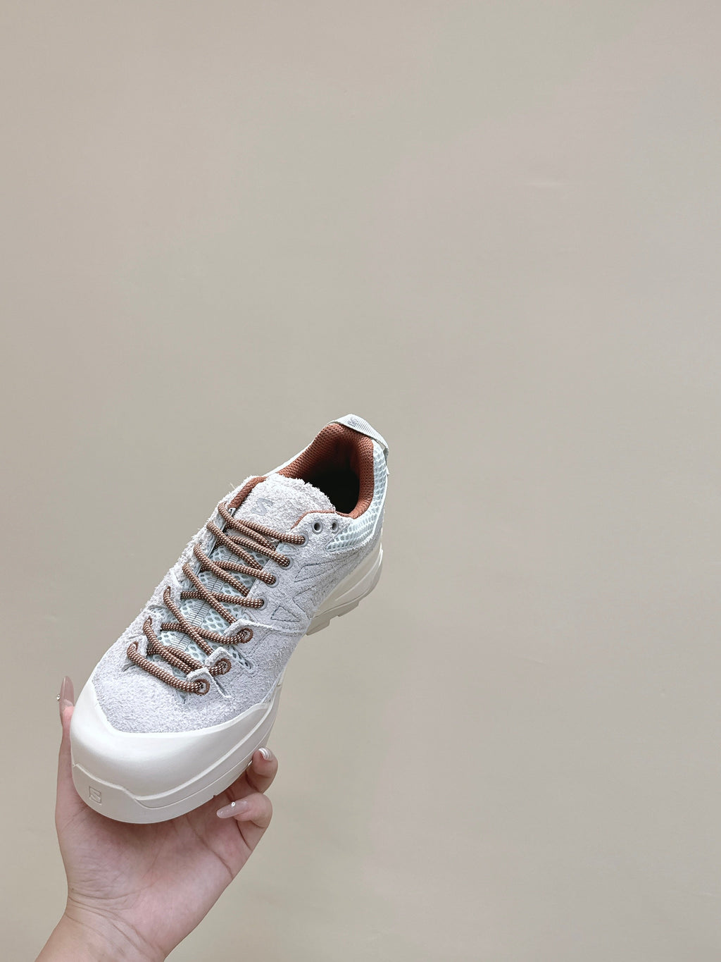 ALO 25S SALOMON X-ALP LTR SNEAKER IN SKY BLUE AND LIGHT GREY SUEDE