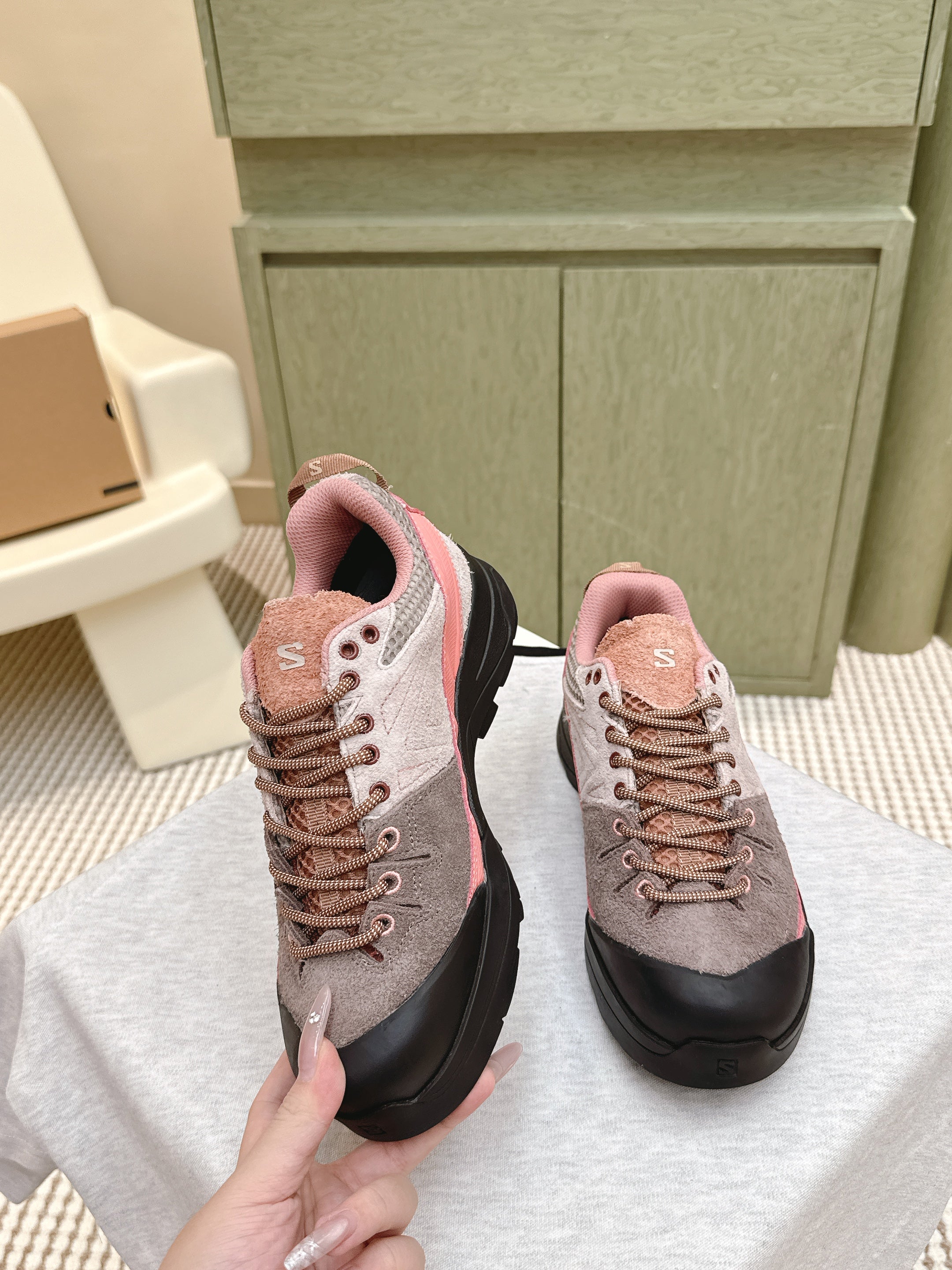 ALO 25S SALOMON X-ALP LTR SNEAKER IN MAUVE PINK SUEDE