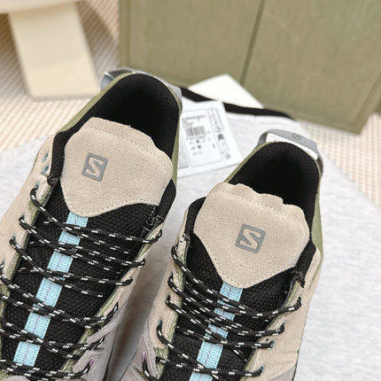 ALO 25S SALOMON X-ALP LTR SNEAKER IN BEIGE AND GREY SUEDE