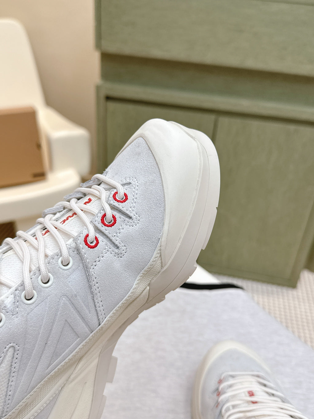 ALO 25S SALOMON X-ALP PANHUI SNEAKER IN WHITE SUEDE