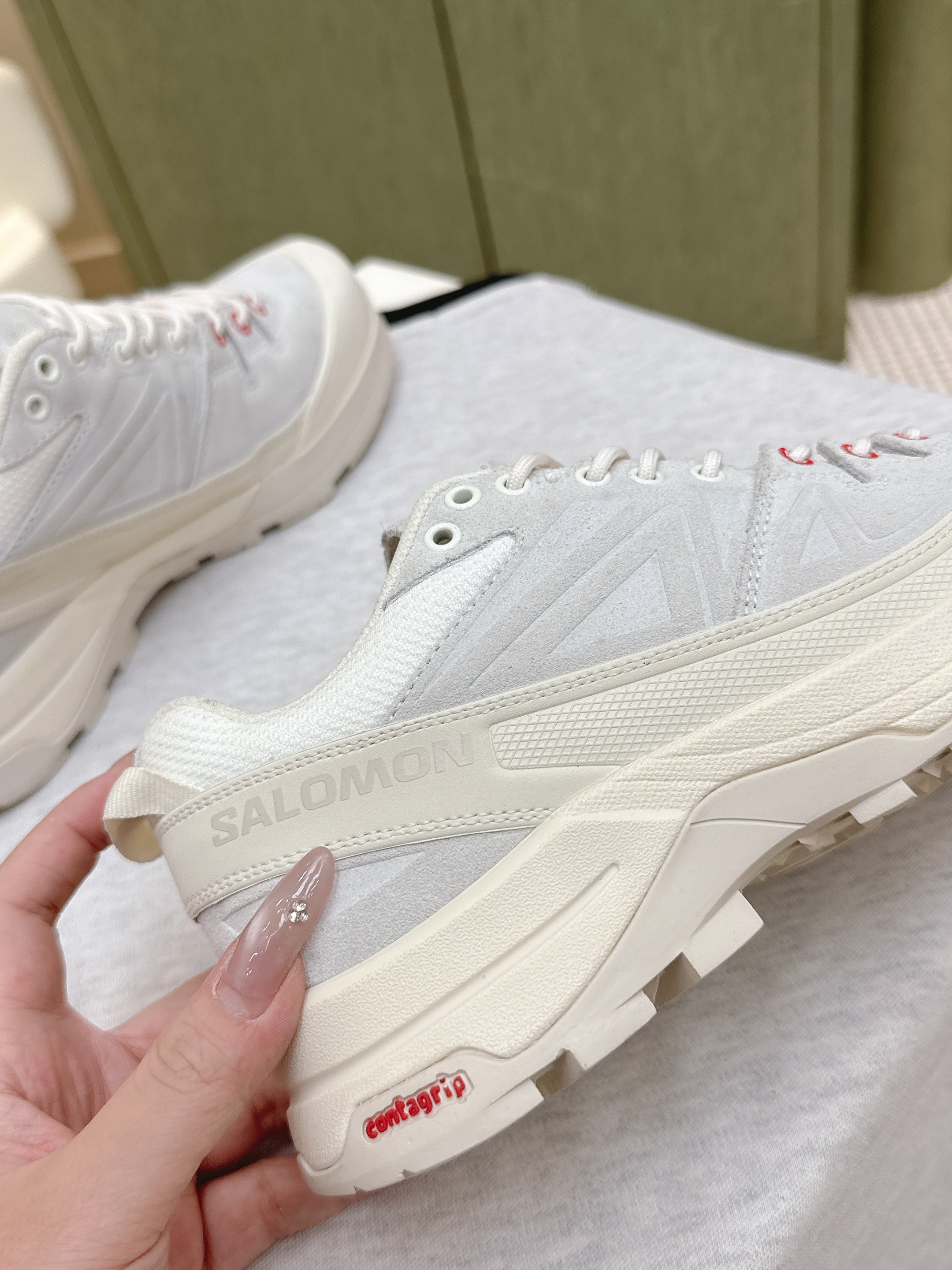 ALO 25S SALOMON X-ALP PANHUI SNEAKER IN WHITE SUEDE