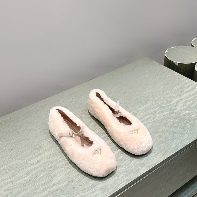 PRADA 25S MARY JANE BALLET FLATS IN LIGHT BEIGE FUR